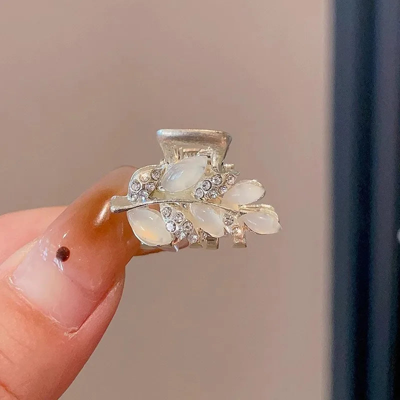 Mini Pearl Hair Claws Clips for Women Elegant Rhinestone Headwear Hairpins Hair Crab Barrettes Hair Accessories for Women r One Size