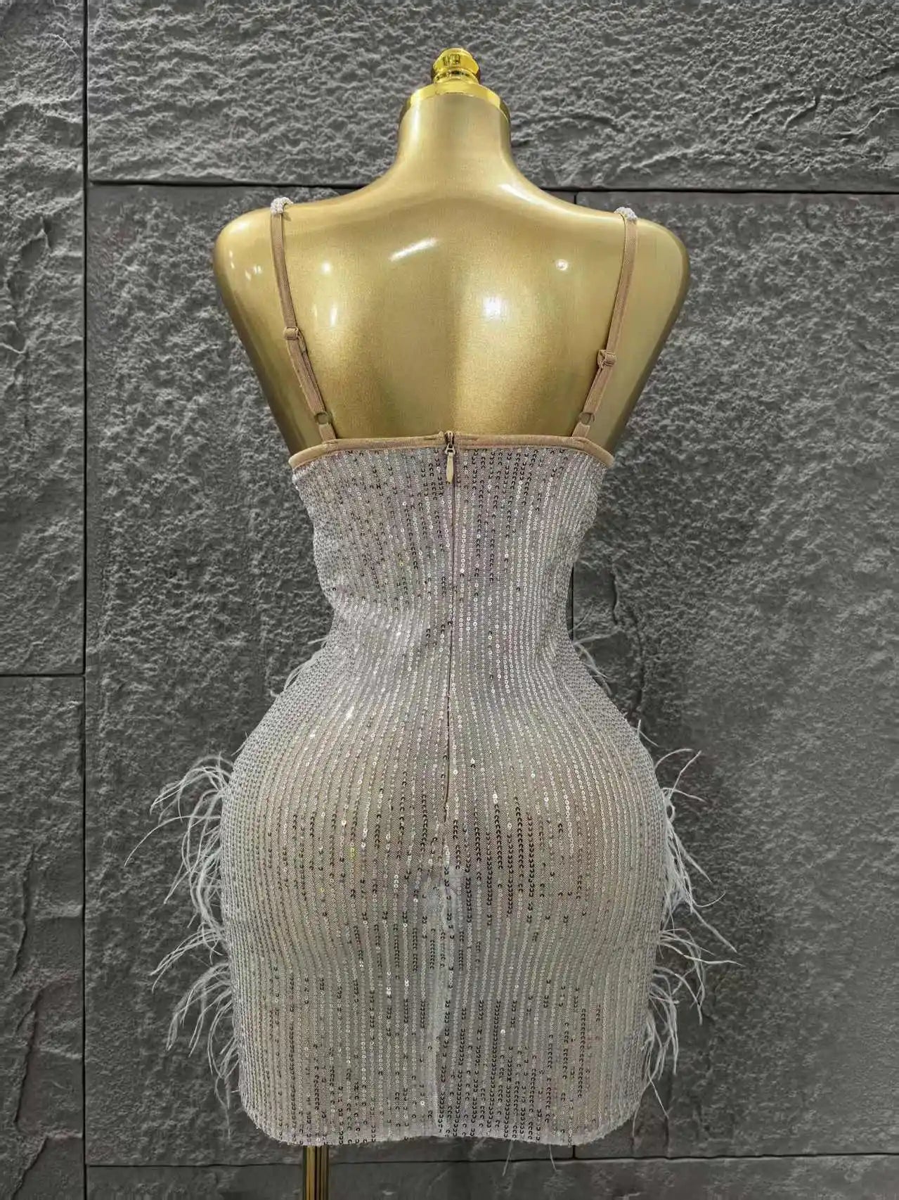 White Color Women Sleeveless Sexy V-Neck Feathers Beading Bodycon Mini Dress Celebrate Nightclub Party Bar Singer Fashion Outfit