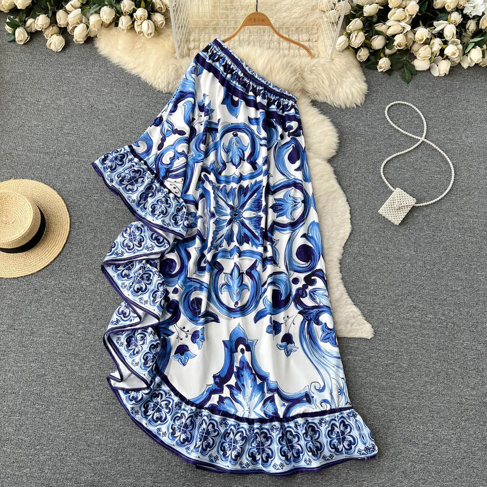 Robe longue asymétrique bohème de créateur d'été 2023 pour femmes, épaules dénudées, bleu et blanc, ourlet à volants, robe ample