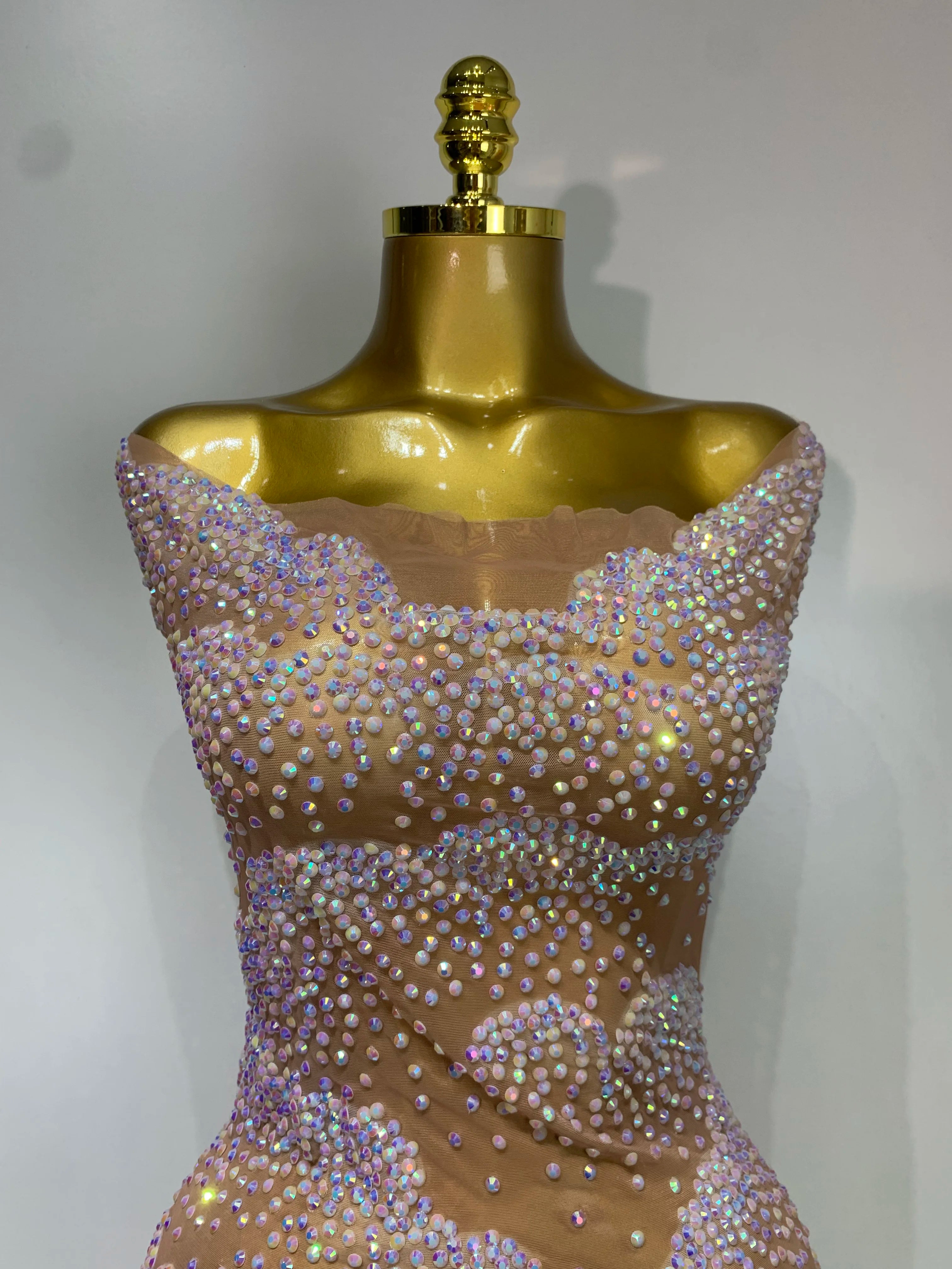 Vestido curto feminino sexy de malha transparente para comemoração de aniversário, festa à noite, vestido luxuoso com strass, fantasia de apresentação em palco