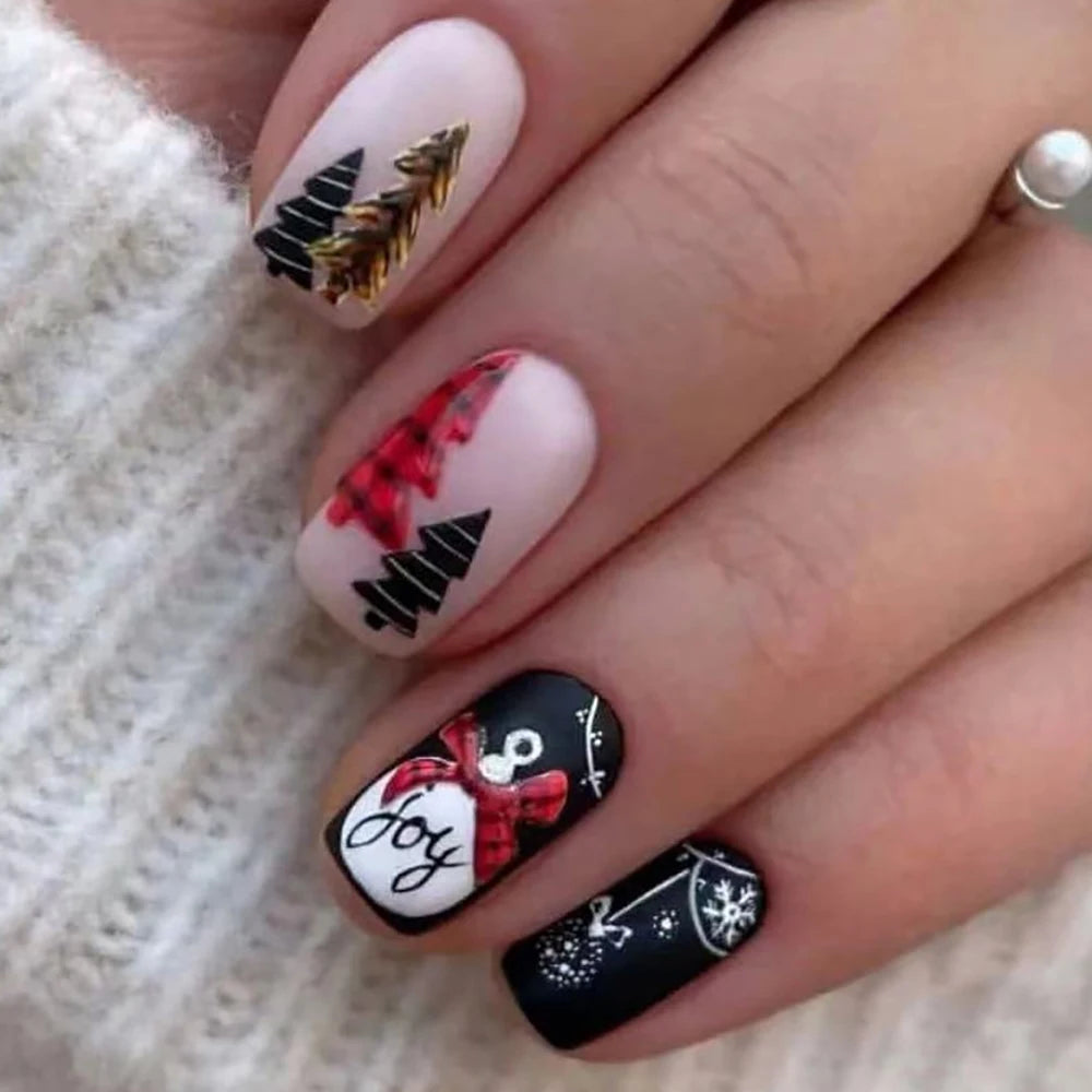 24Pcs/Box Christmas Women Wearable Fake Nails Finished Full Cover Europe America Christmas Collection Short Flat Nails Art Gift 52