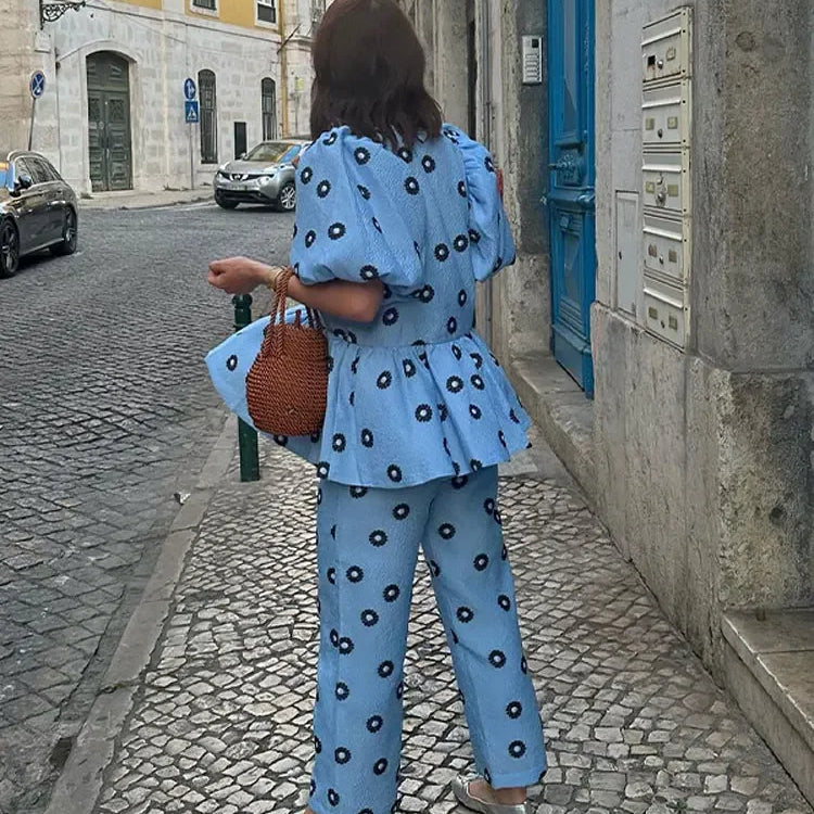 Women Print Ruffles Shirts 2 Pcs Sets Fashion Short Puff Sleeve Round Neck Tops High Waist Pant Suits New Lady Commuting Outfit