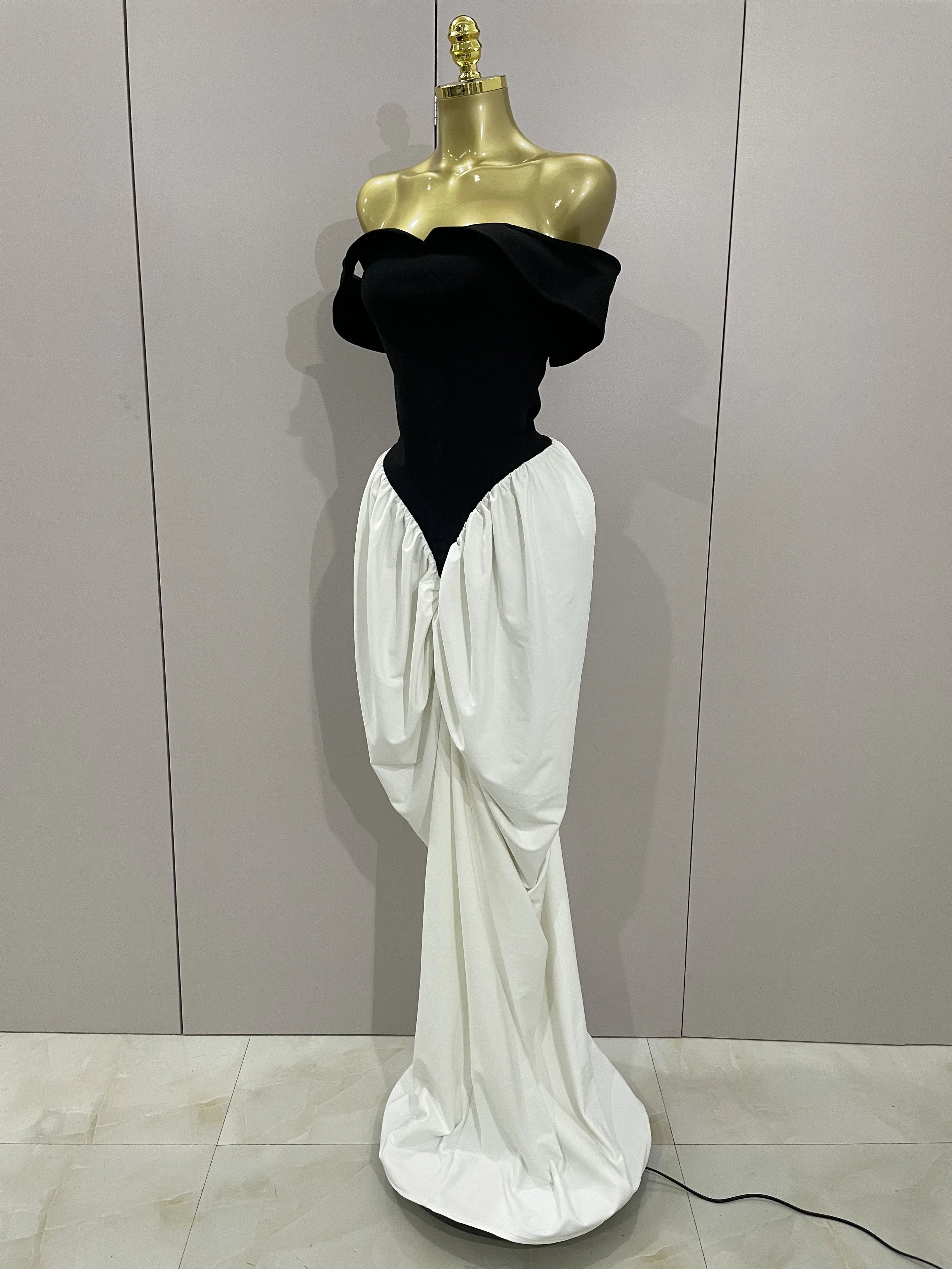 Vestido longo sereia preto e branco, decote em V, ombro de fora, sexy, 2025, feminino, formal, festa de aniversário