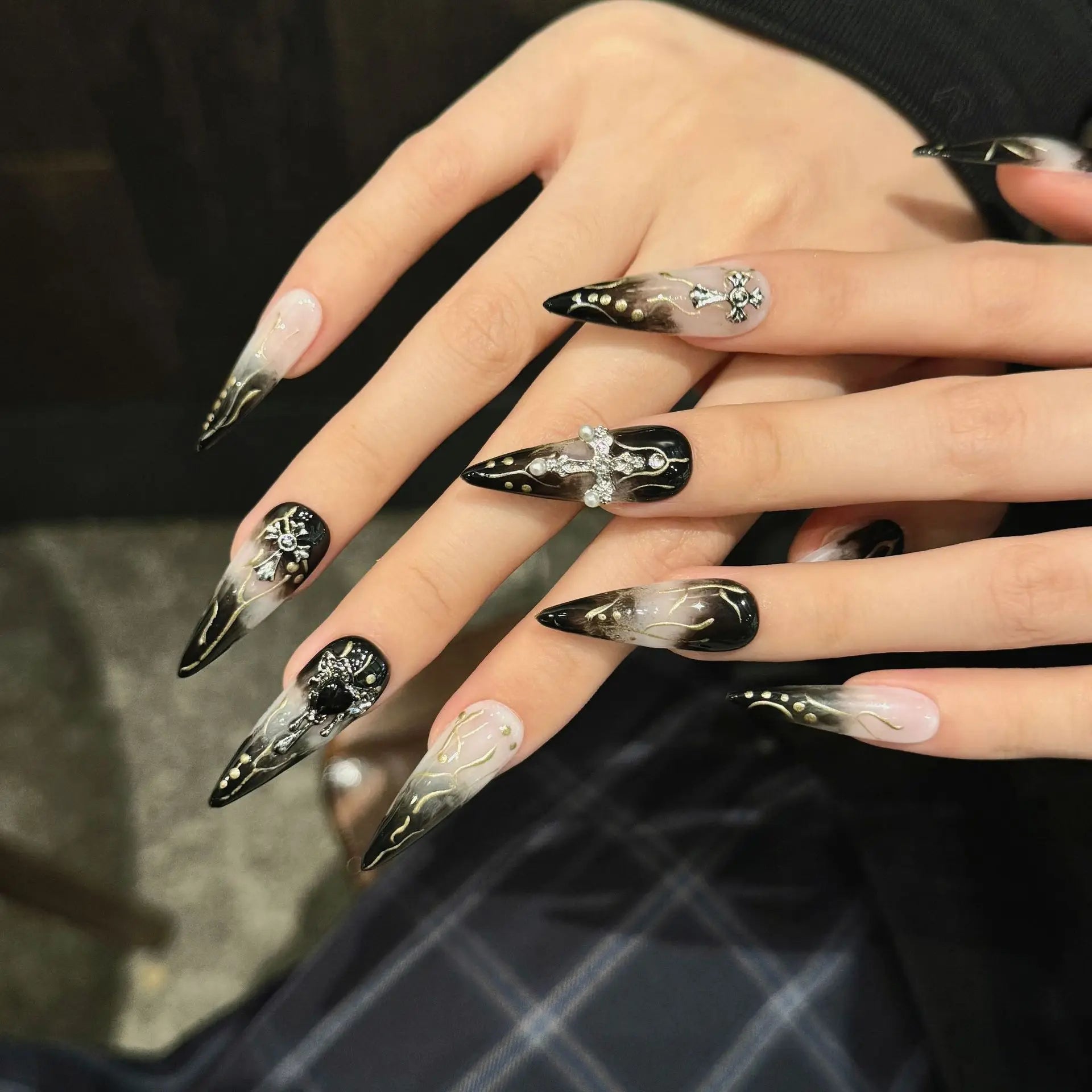 10 peças de pontas de unhas postiças Y2K longas, degradê, metal preto, coração, cruz, decoração, unhas de pressão, manicure DIY, legal e doce
