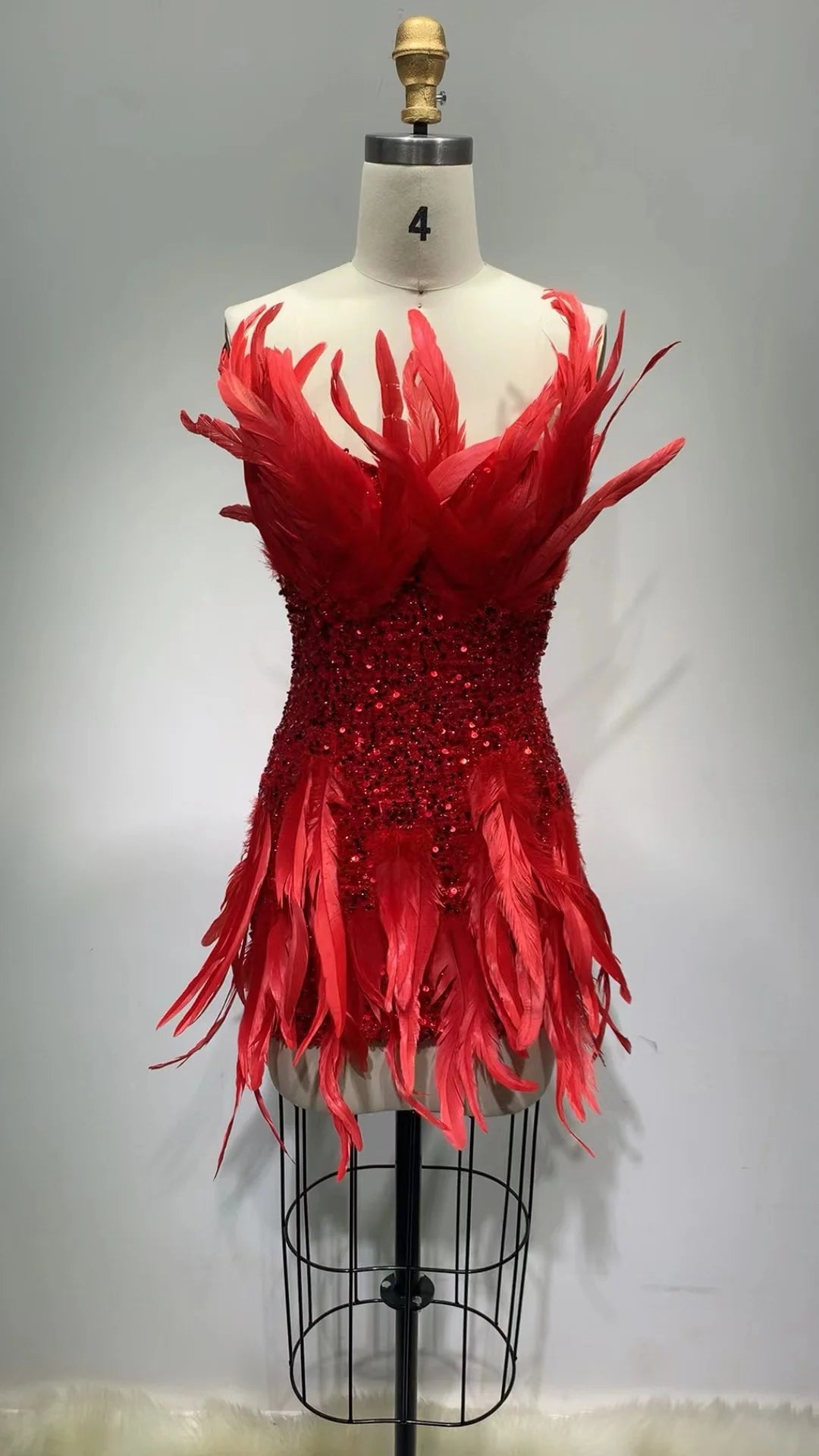 Luxurious Spring Red Color Women Strapless Feathers Bodycon Mini Dress Celebrate Birthday Cocktail Party Dress