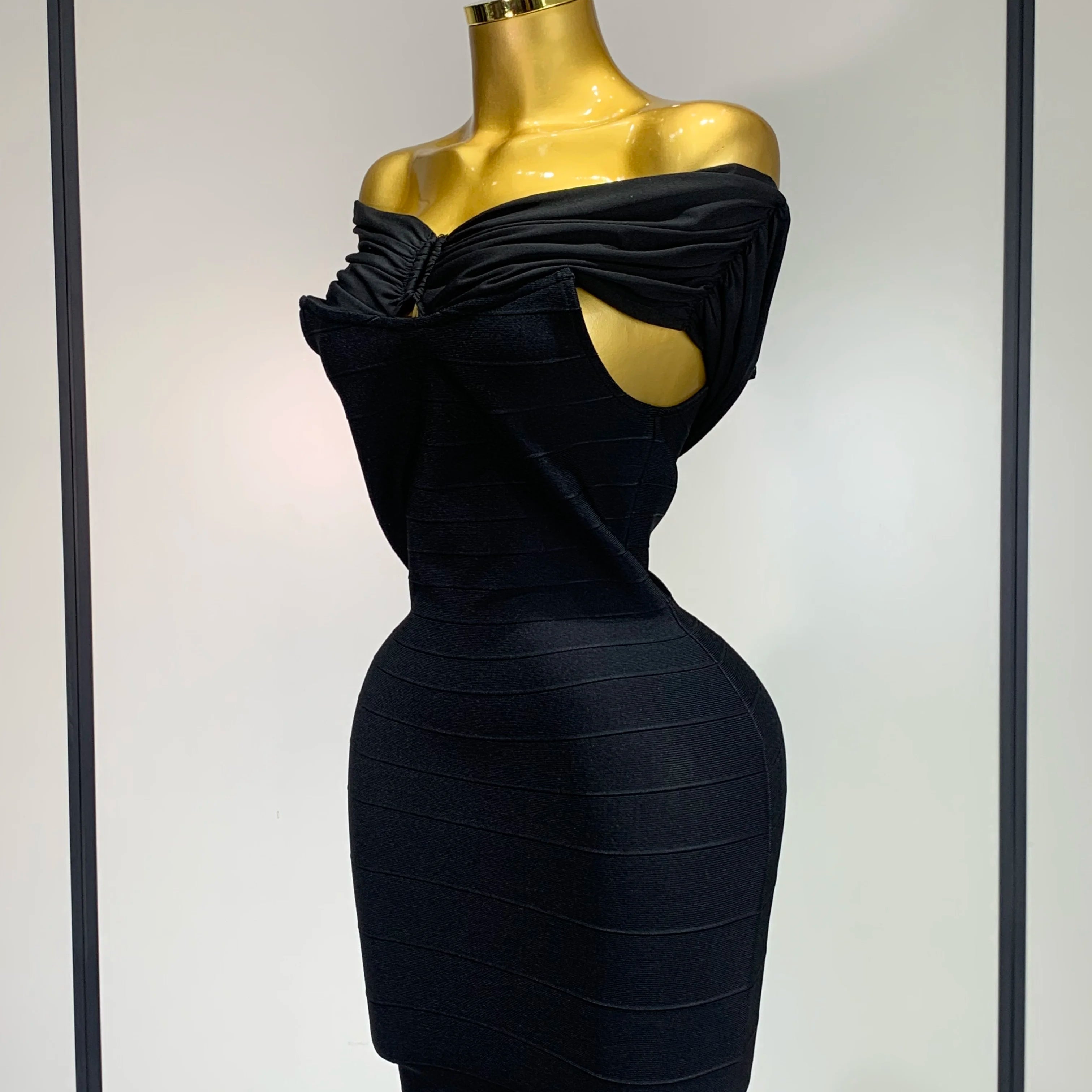 Fashion Sexy Strapless 2025 Black Off-shoulder Mini Bodycon Bandade Dress Celebrity Cocktail Party  Luxury Birthday Club Dresses
