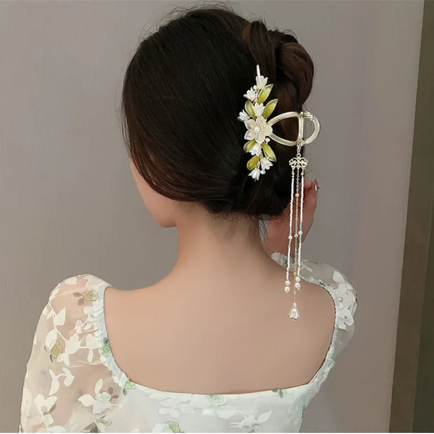 New Fashion pearl crystal flower Metal Hair Claw Clips Simple Non Slip Gold retro Barrettes Hair Jaws For Women Girls Daily gift