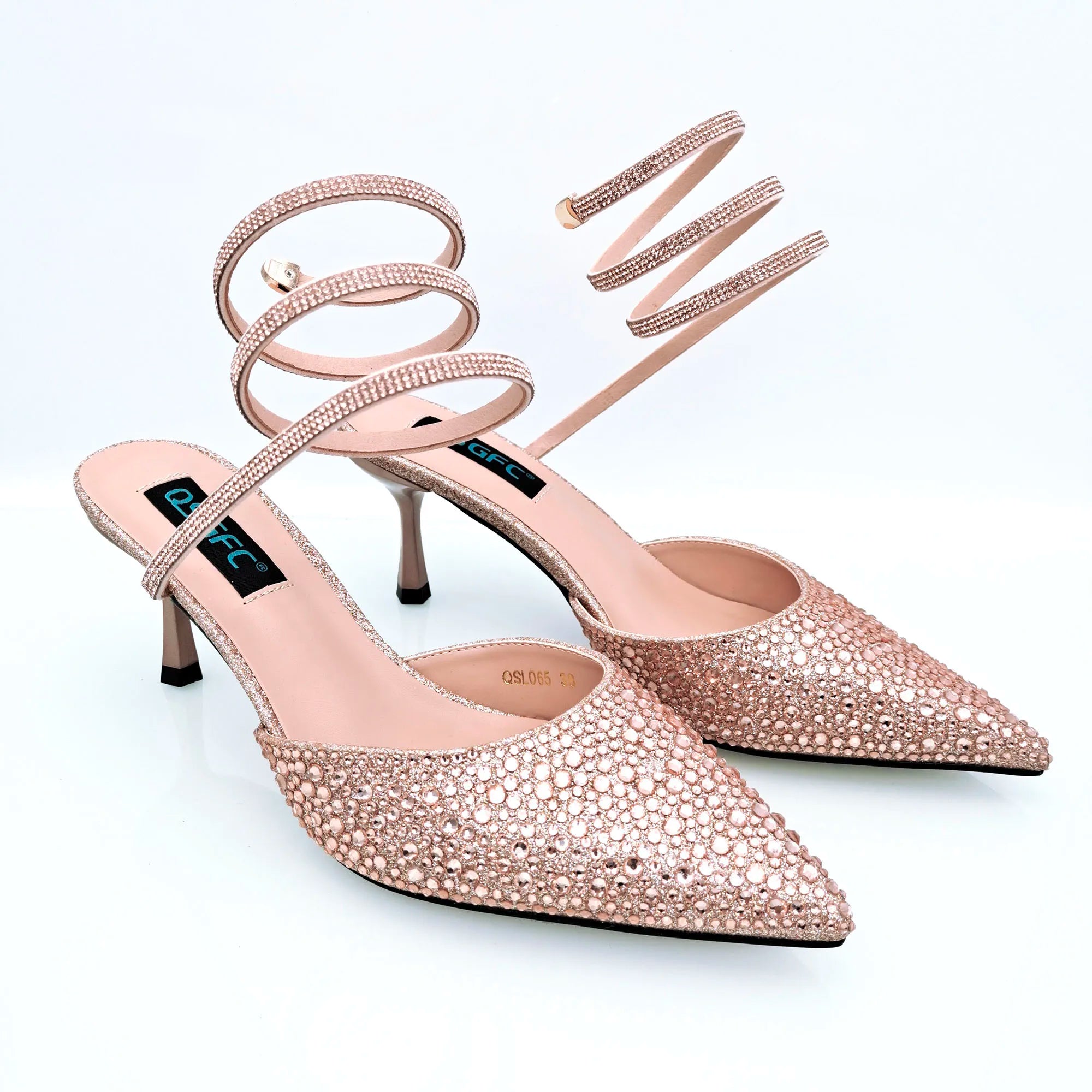 Gold Color Shine Luxury Design Heart Shaped Packet And Mid-heel Rhinestone Snake Wrap Strap Pointed Toe Shoes And Bag A PAIR SHOES PEACH