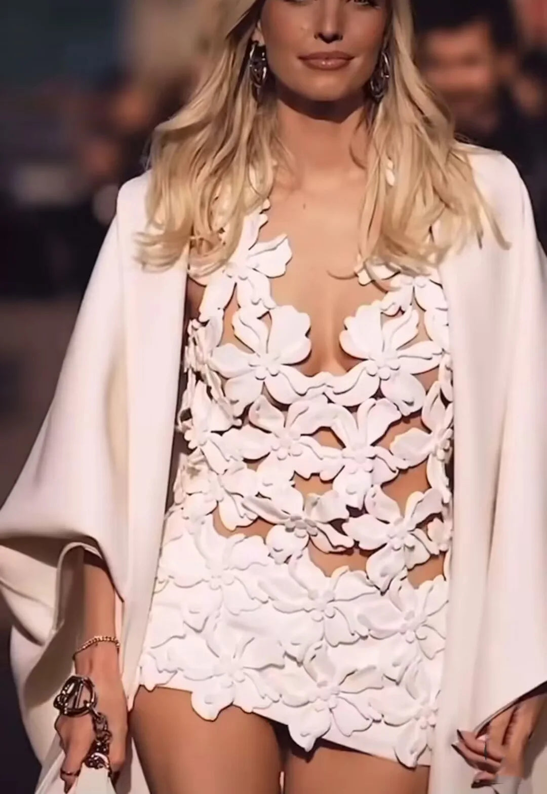 Fashion White Color Women Sexy Halter Hollow Out Bodycon Mini Dress Backless Fashion Nightclub Party Vacation Wear