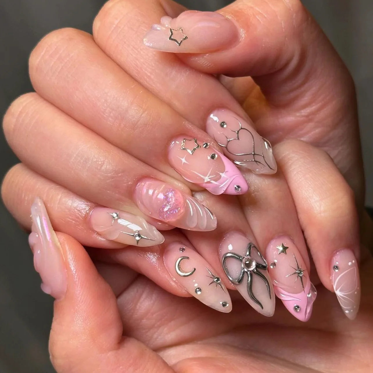 24Pcs Glitter Gradient Love Fake Nails Short Almond French Design Valentine Day Party Pink Press on Nails Sweet Girl False Nails
