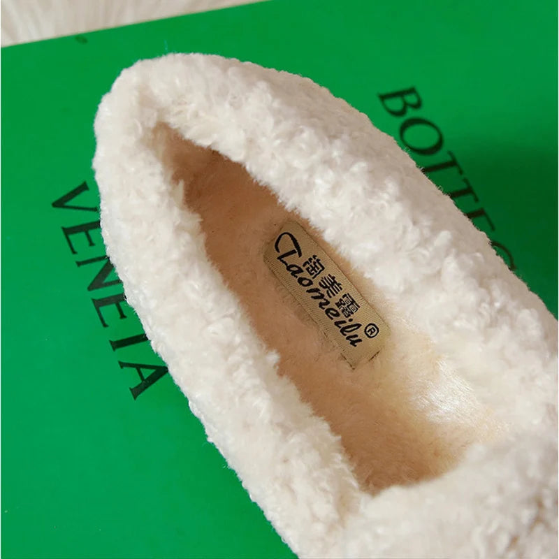 Women's plush cotton shoes Winter outdoor warm snow boots Flat bottomed Lefu shoes Lambhair Metal decoration design Large 41-43