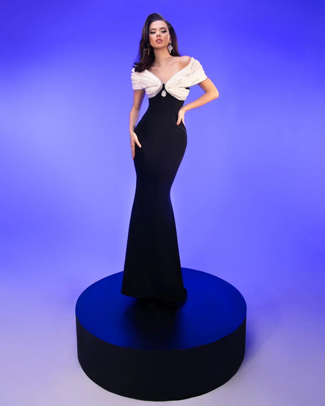 Arrival Women Sexy Off the Shoulder Shinning Crystal Bodycon Long Bandage Dress Elegant Evening Party Prom Celebrate Outfit