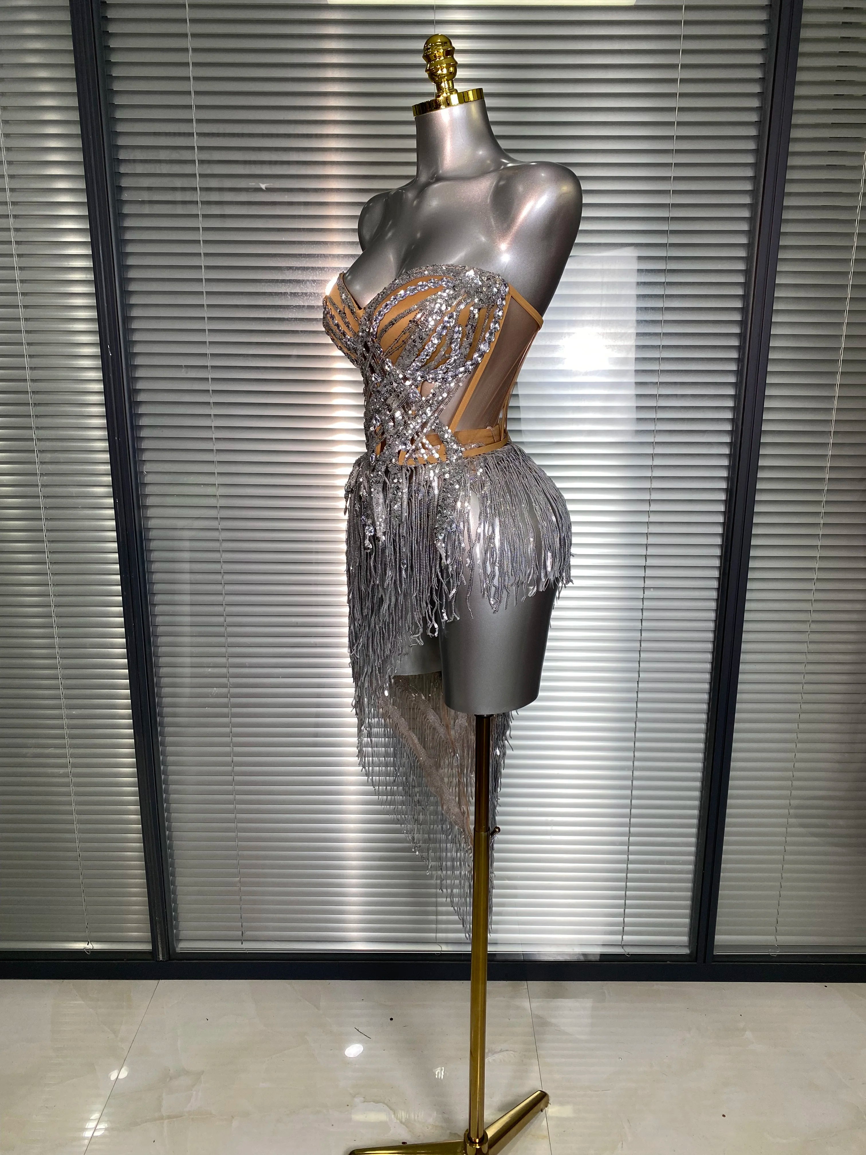 Women Sexy Two Pieces Set Women Silver Tassel Crystal Diamond Night Club Sparkly Skirt Suits Singer Dancer Stage Costume