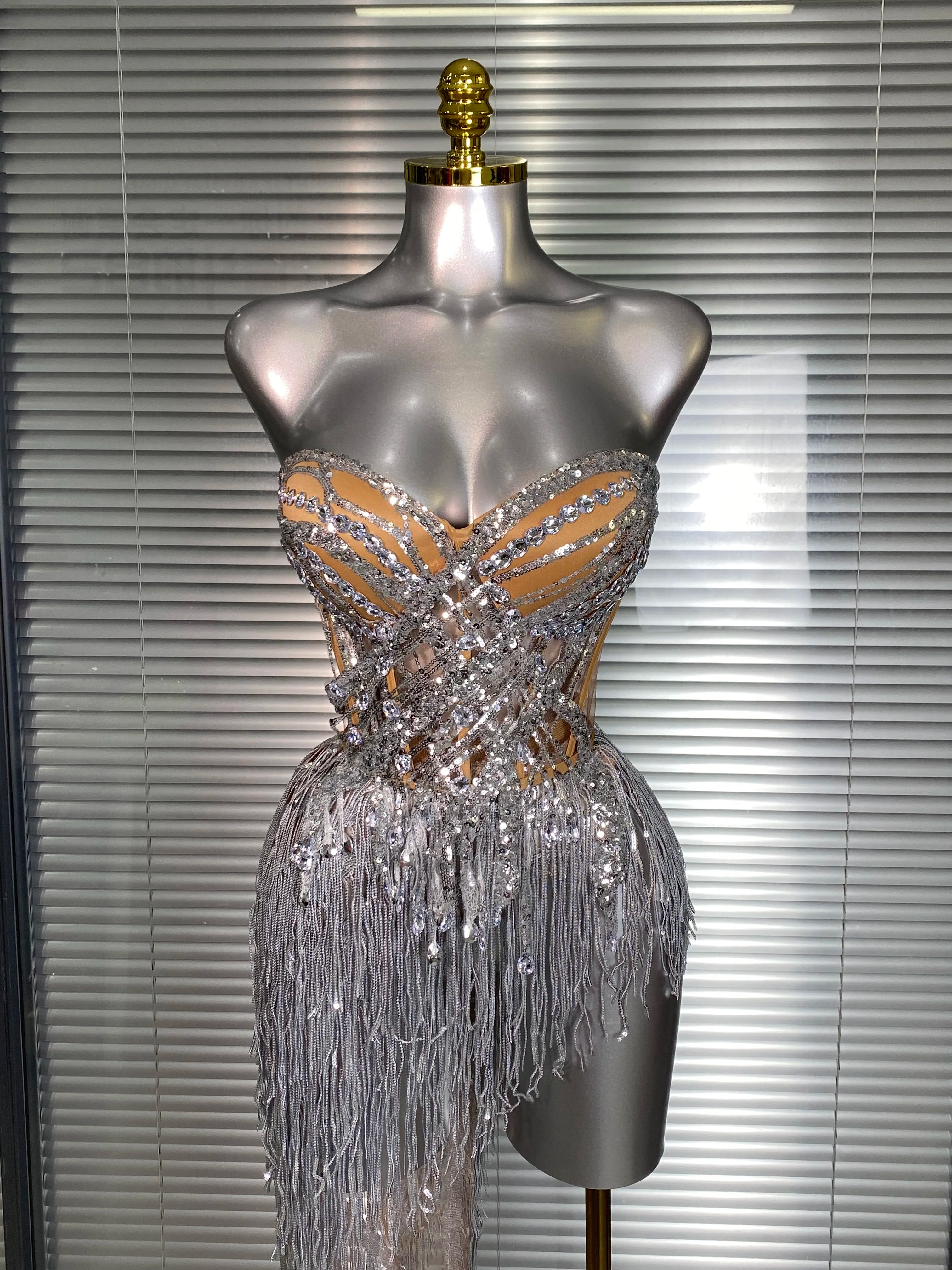 Women Sexy Two Pieces Set Women Silver Tassel Crystal Diamond Night Club Adjustable Skirt Suits Singer Dancer Stage Costume