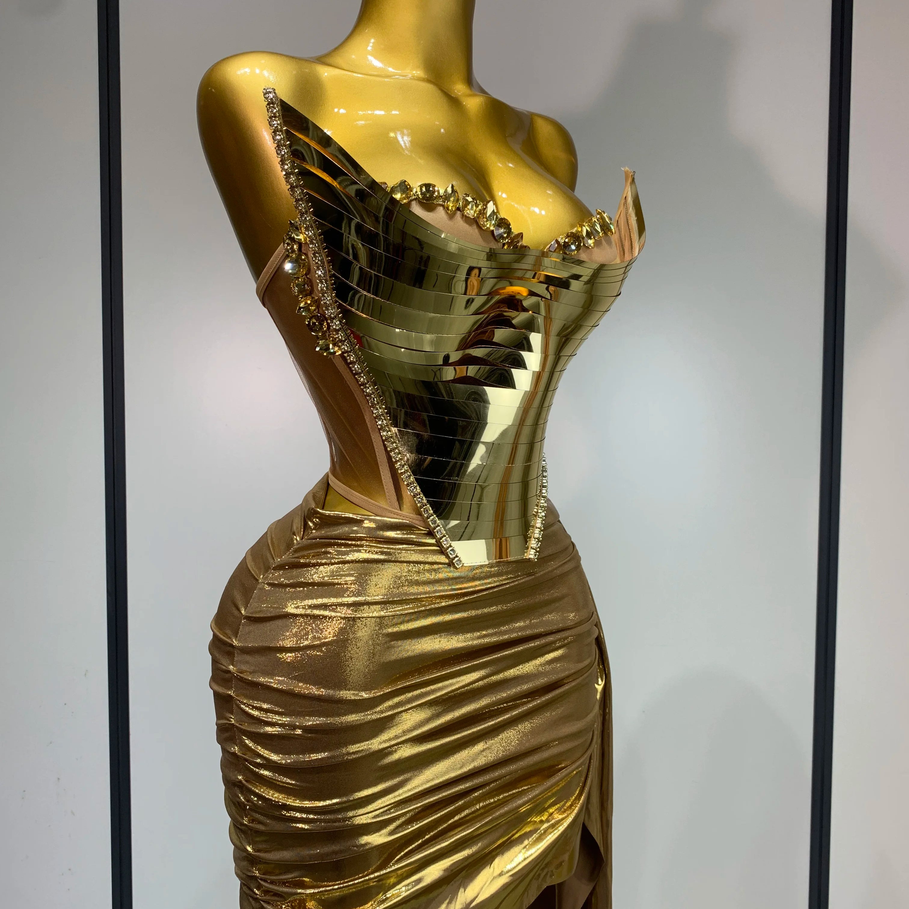 Conjunto de duas peças de top sexy com lantejoulas douradas brilhantes 2025 para mulheres, comemoração de festa, aniversário, boate, performance, dançarina, show, roupa de palco