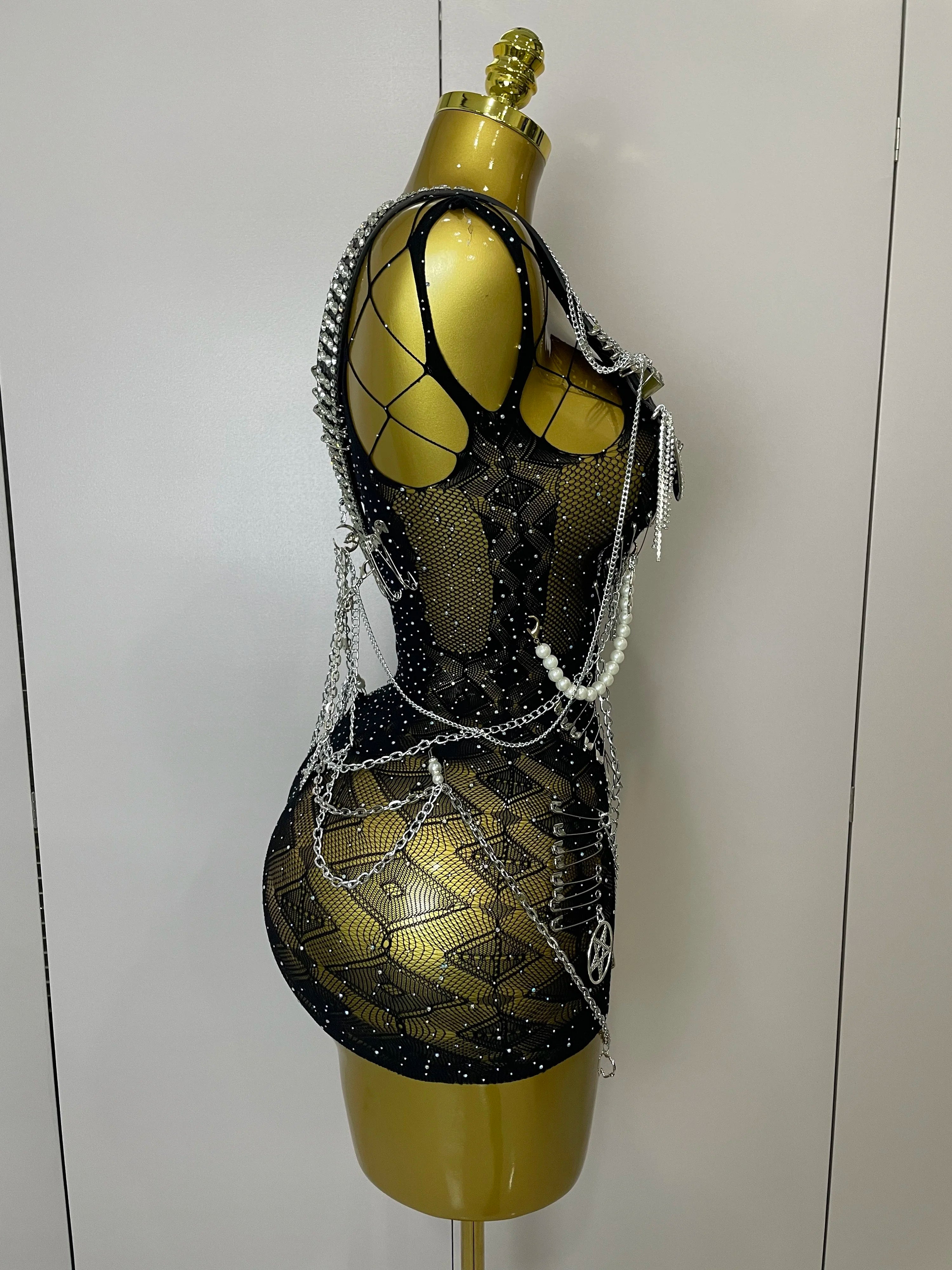 STOCK Sexy Fashion Pin Decoration Fringe Beading Short Party Dress 2025 Women Hollow Out Nightclub Performance Singer Costume