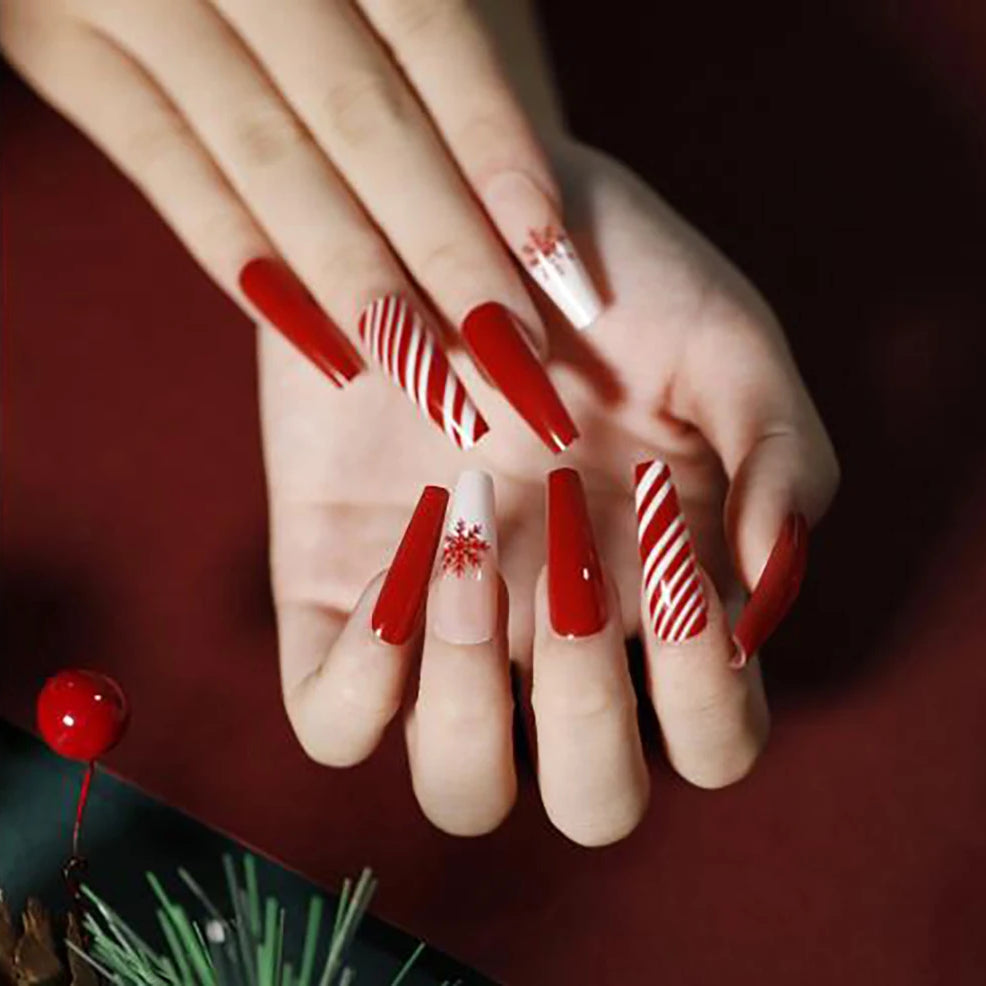 24Pcs/Box Christmas Women Wearable Fake Nails Finished Full Cover Europe America Christmas Collection Short Flat Nails Art Gift 24