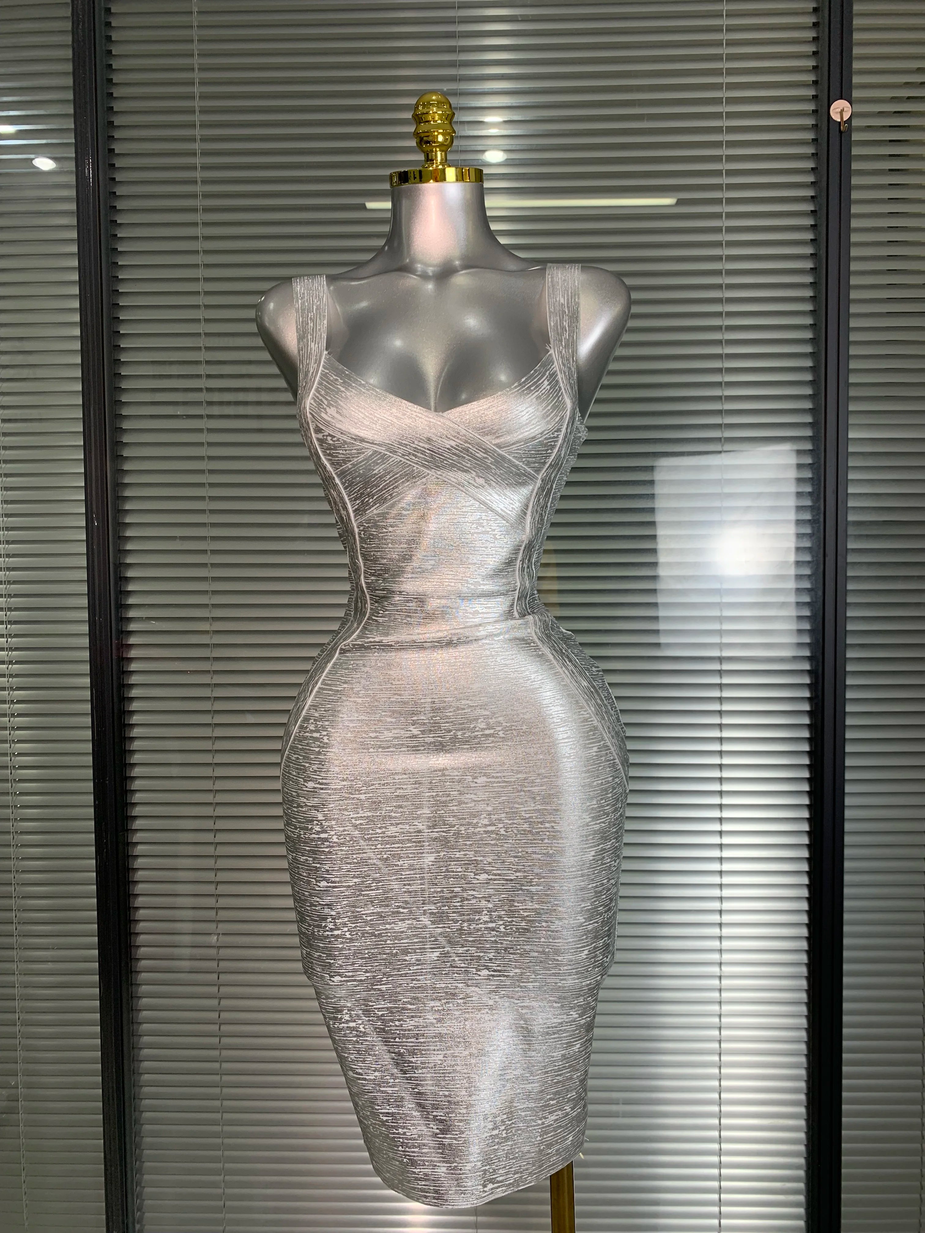 Brand New 2025 Women Bodycon Bandage Dress Sexy Bronzing Silver Celebrity Fashion High Street Evening Party Dress Vestido