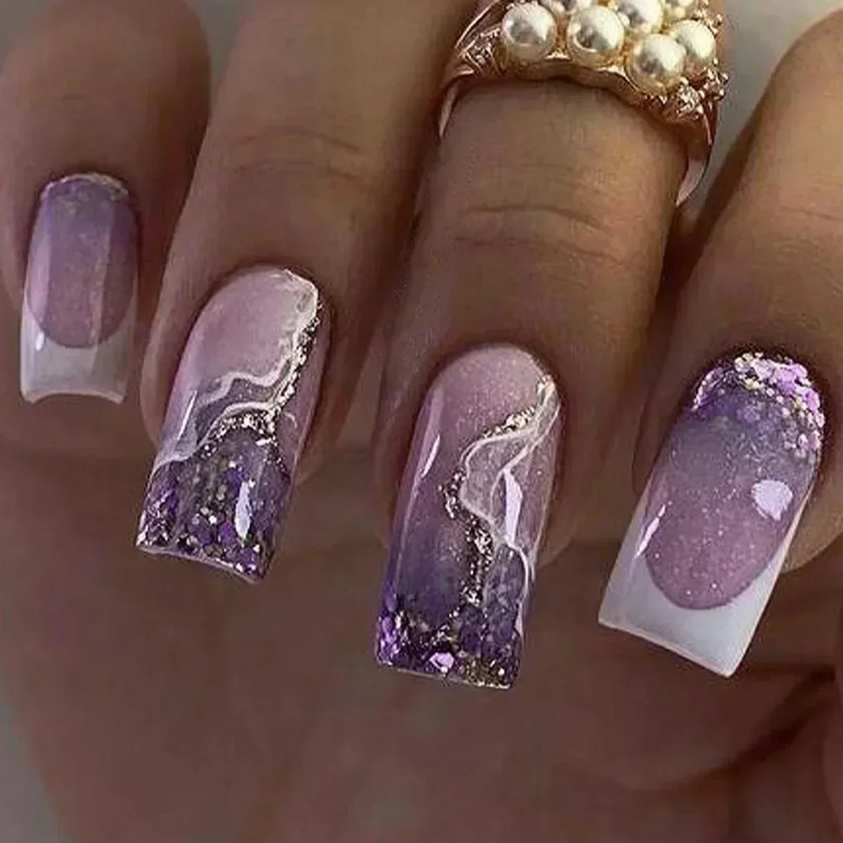 24 peças unhas postiças quadradas curtas médias brilhantes arte de unha branca usável unha postiça prateada francesa cobertura total pressione pontas de unhas