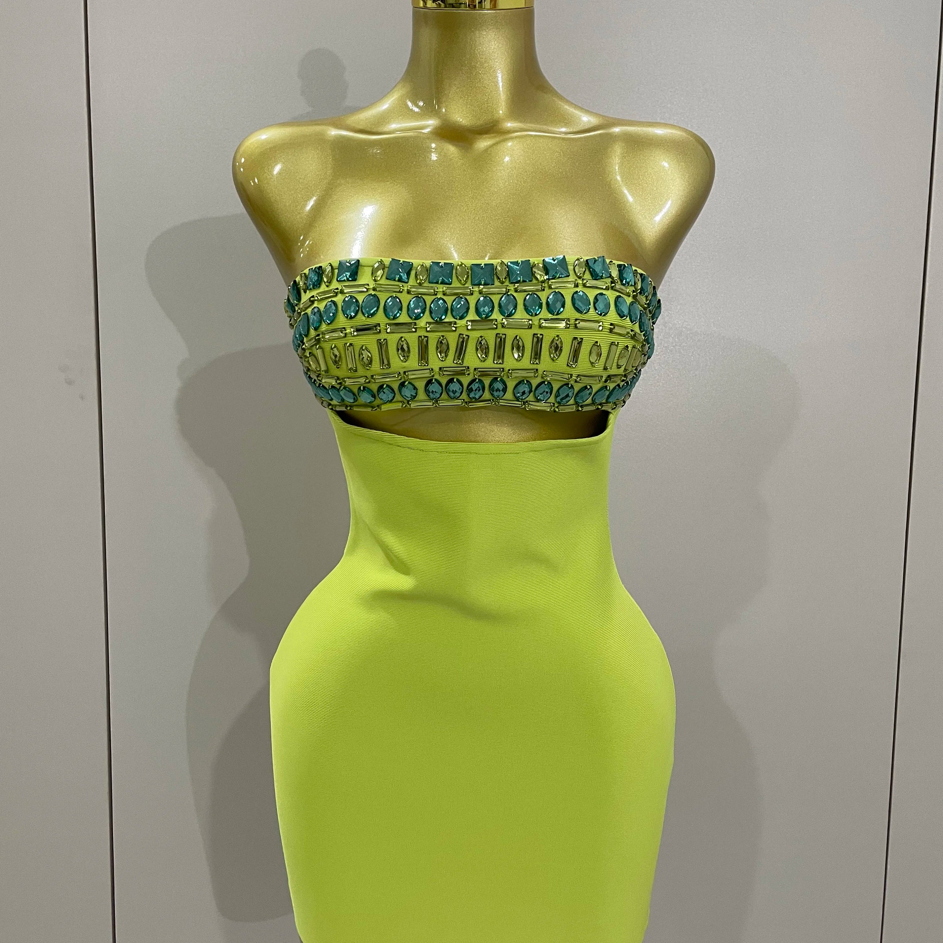 Robe moulante sexy sans bretelles à découpes diamantées scintillantes pour femme, tenue de soirée élégante et élégante pour anniversaire, 2025