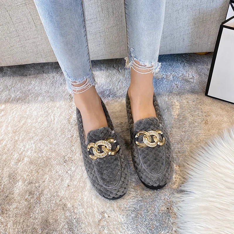 women's plush flat shoes Outdoor and office wear fashion chain design winter warm snow boots Large size 41-43 free delivery