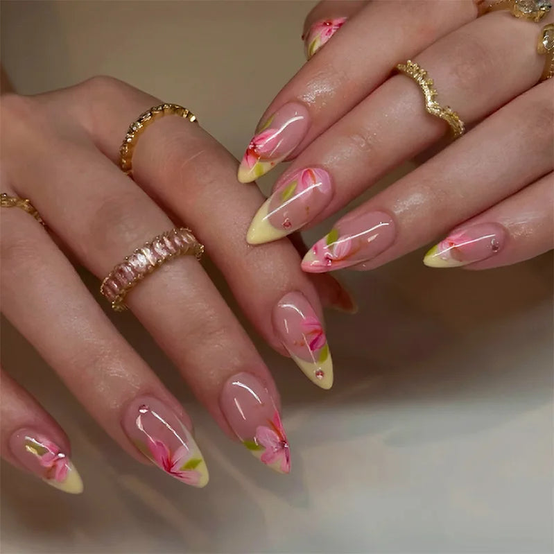 24Pcs Summer Wearable Press on Nails with Pink Heart-shape Pattern Design Short Almond Fake Nail Tip Cute Round Head False Nails