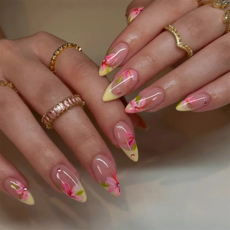 24Pcs Summer Wearable Press on Nails with Pink Heart-shape Pattern Design Short Almond Fake Nail Tip Cute Round Head False Nails