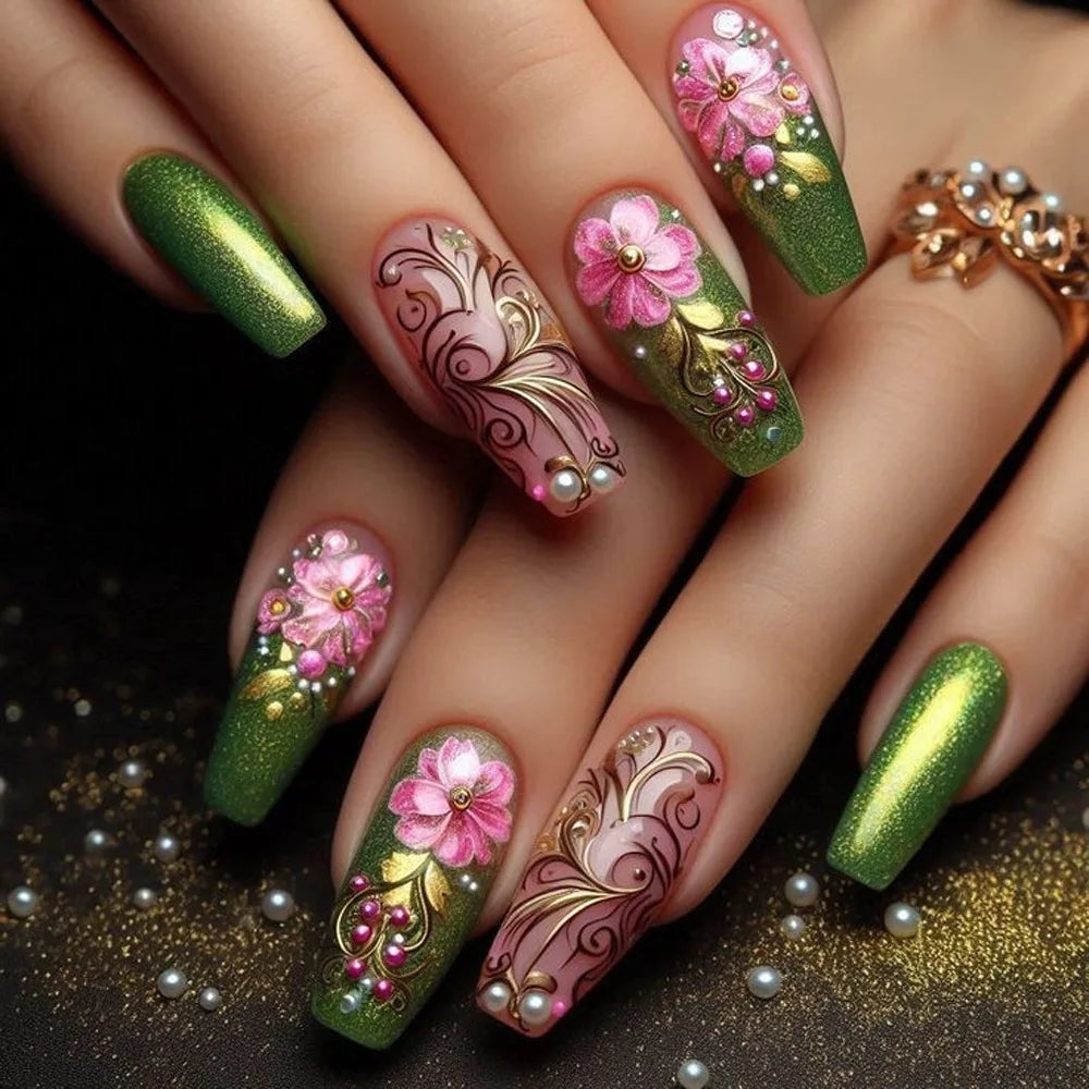 24Pcs Golden Glitter Fake Nail Art with Clover Sequin Design Medium Square False Nail Tip Simple Green Wearable French Gel Nails