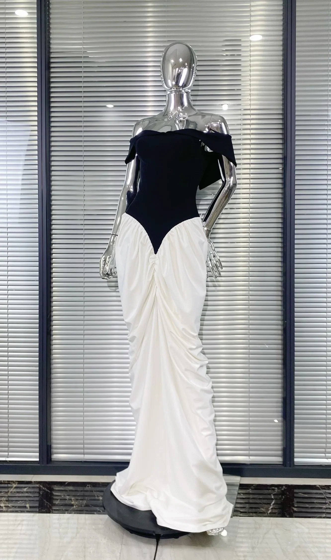 Women Sexy Slash Neck Off the Shoulder Laced-up Bodycon Floor-length Dress Evening Party Celebrate Cocktail Outfit