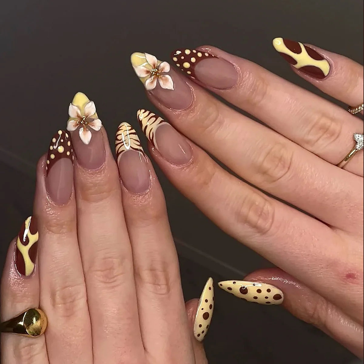 24Pcs Summer Orange Flower Pattern Press on Nails with Mid-length Almond Wearing Fashion Nail Set French Acrylic Nail Tips New