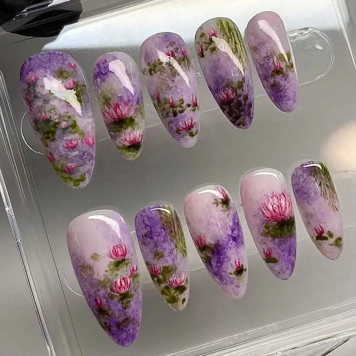 24Pcs Purple Heart Almond False Nails Artificial Simple with Glue French Wearable Fake Nails Full Cover Press on Nails Tips Art