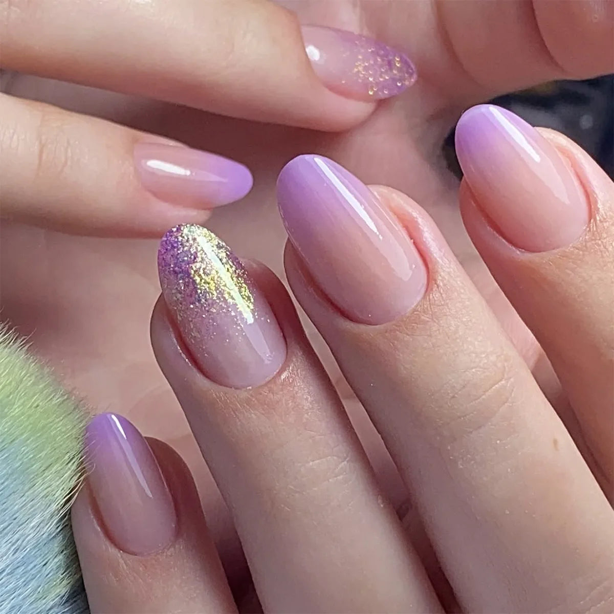 24Pcs Simple Glitter False Nails with Glue Short Oval Almond Fake Nails Yellow Crescent Full Cover Nail Tips Art Press on Nails