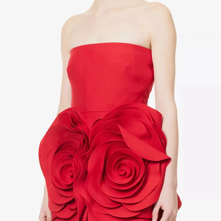 Vestido curto feminino sexy, sem alças, sem costas, com flor vermelha, justo, elegante, para festa à noite