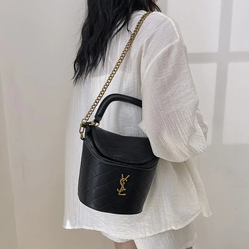 2025 Women's Trend New Bag - High-End Retro Unique Design, Messenger/Shoulder/Commuter Tote, Daily Versatile Fashion Women's Bag