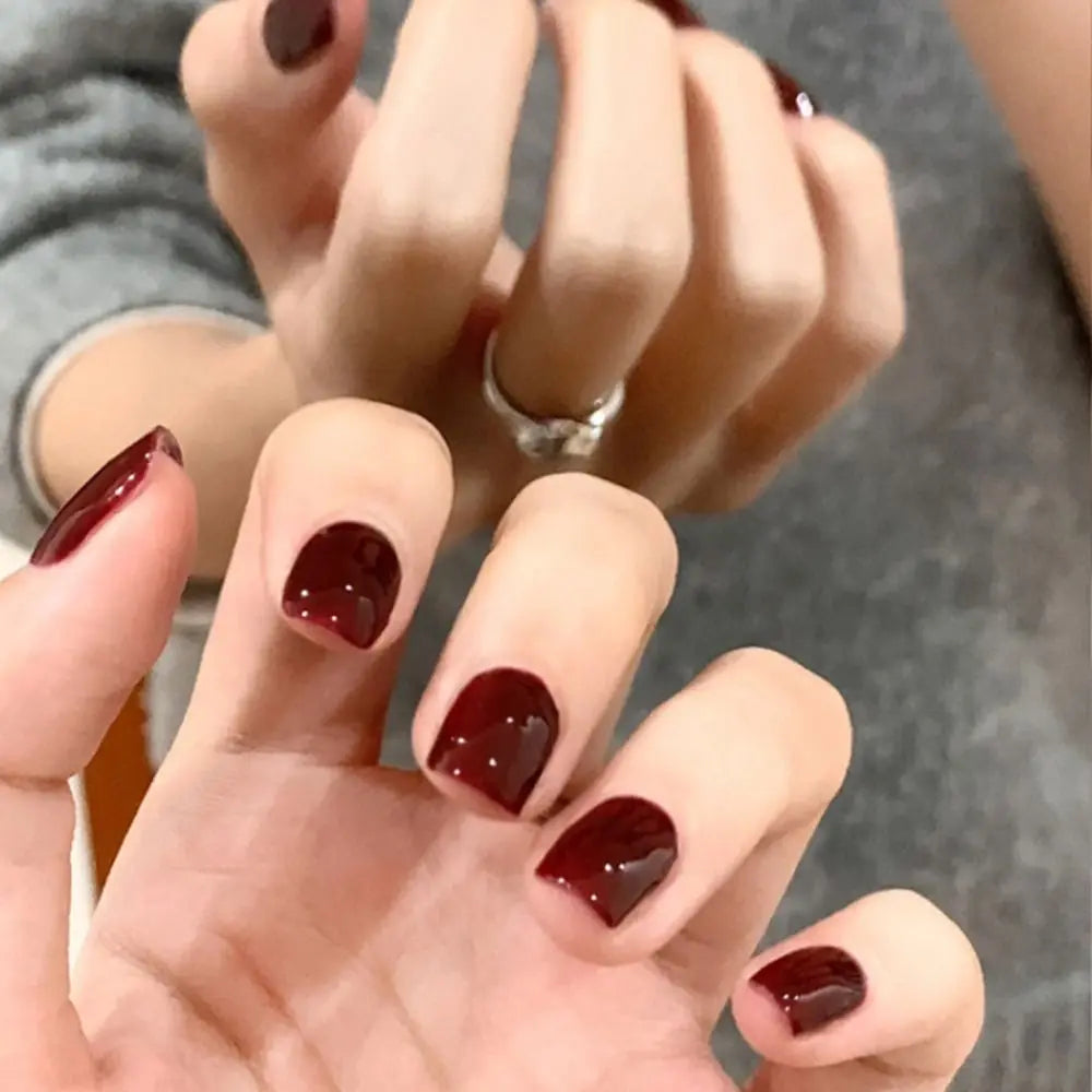 24 peças unhas postiças curtas redondas azul-francês brilhante pérola branco ondulado amor coração cobertura total destacável pontas de pressão