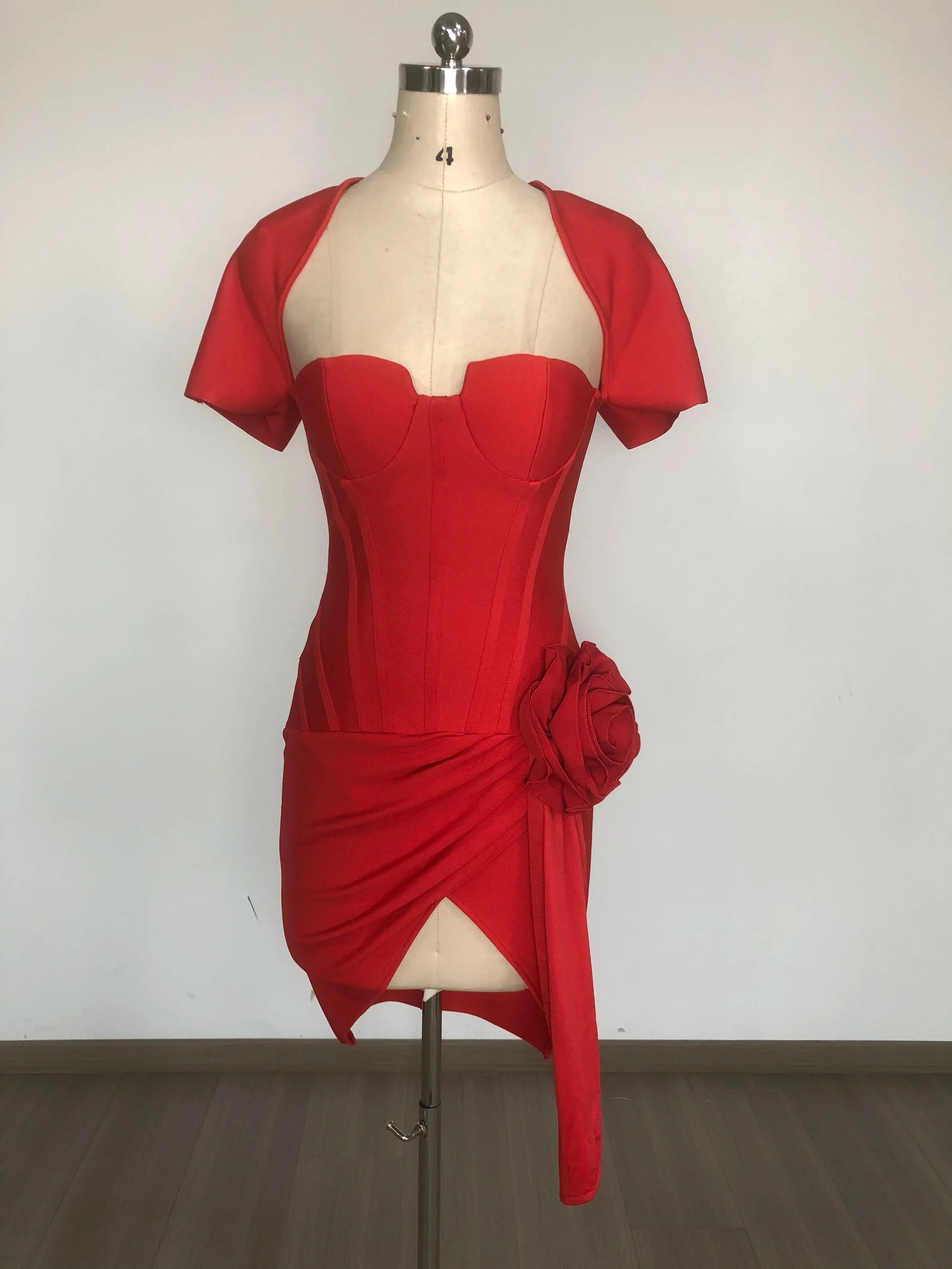 Celebrity TV Show Dress Women Sexy Short Sleeve Square Collar Bodycon Mini Bandage Dress Florals Evening Party Outfit Vestido