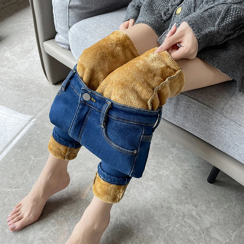 Women Thermal Jeans Winter Snow Warm Plush Stretch Jeans Lady Skinny Thicken Students Denim Pants Fleece Mom Fur Trousers