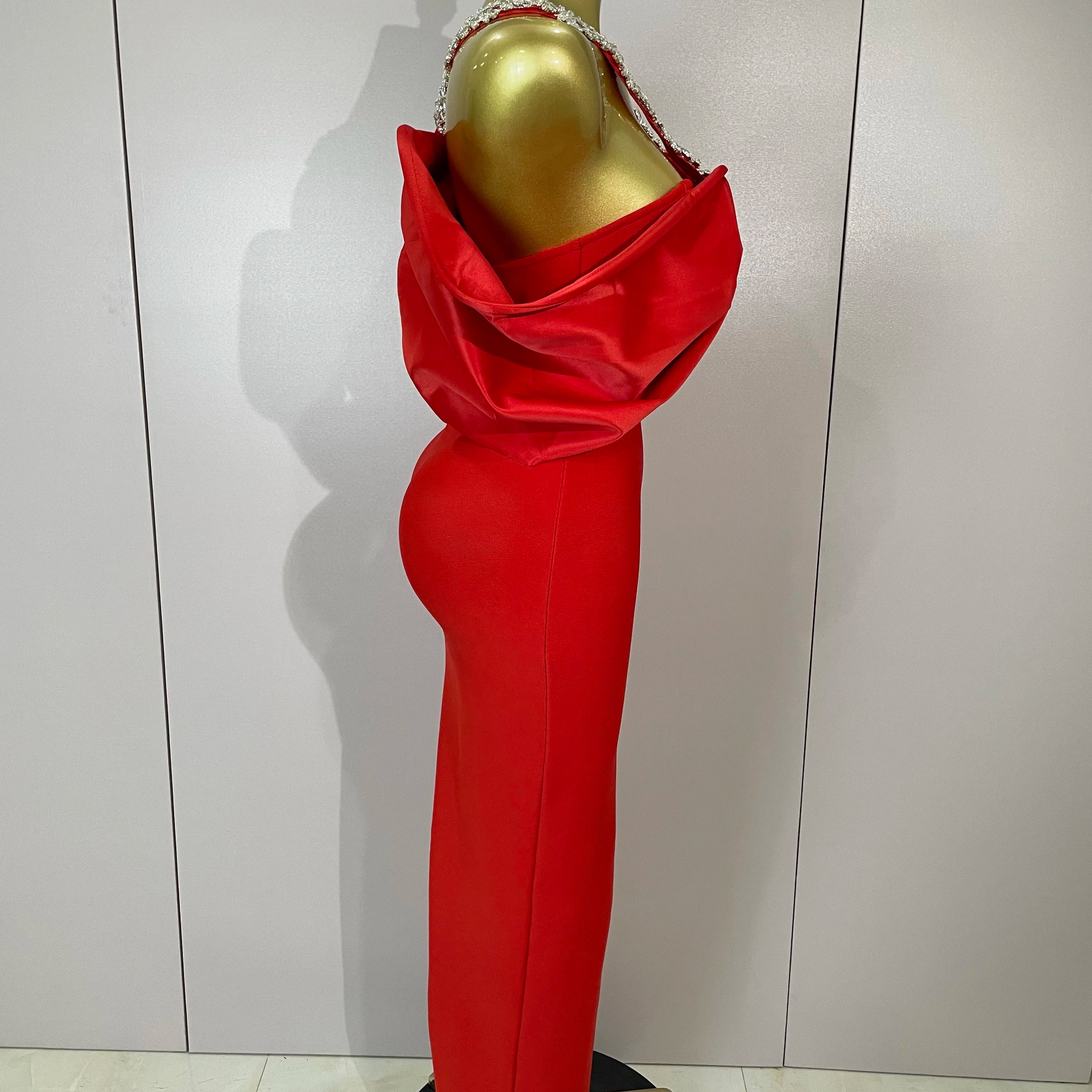 Luxury Rhinestone Chain Red Off Shoulder Vintage Butterfly Chic Bodycon Long Dress 2025 Elegant Evening Party Birtyday Clothing