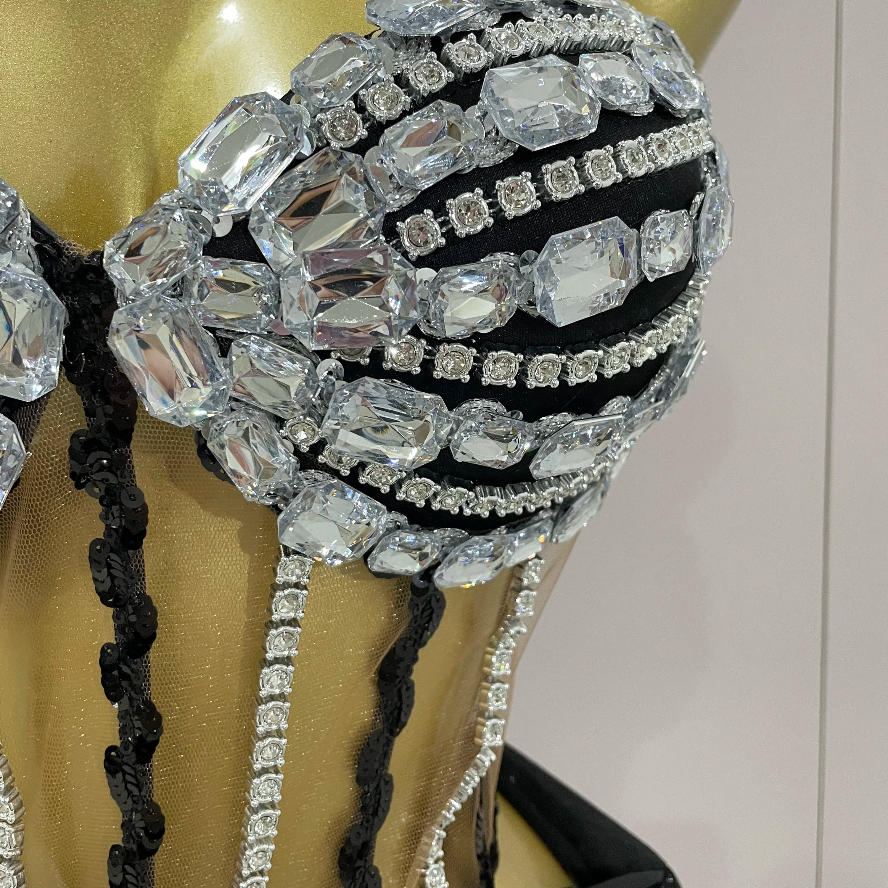 Sexy Shining Rhinestone Sequin 2 Pieces Top Skirt Set 2025 Women Celebrity Evening Party Stage Nightclub Performance Costume