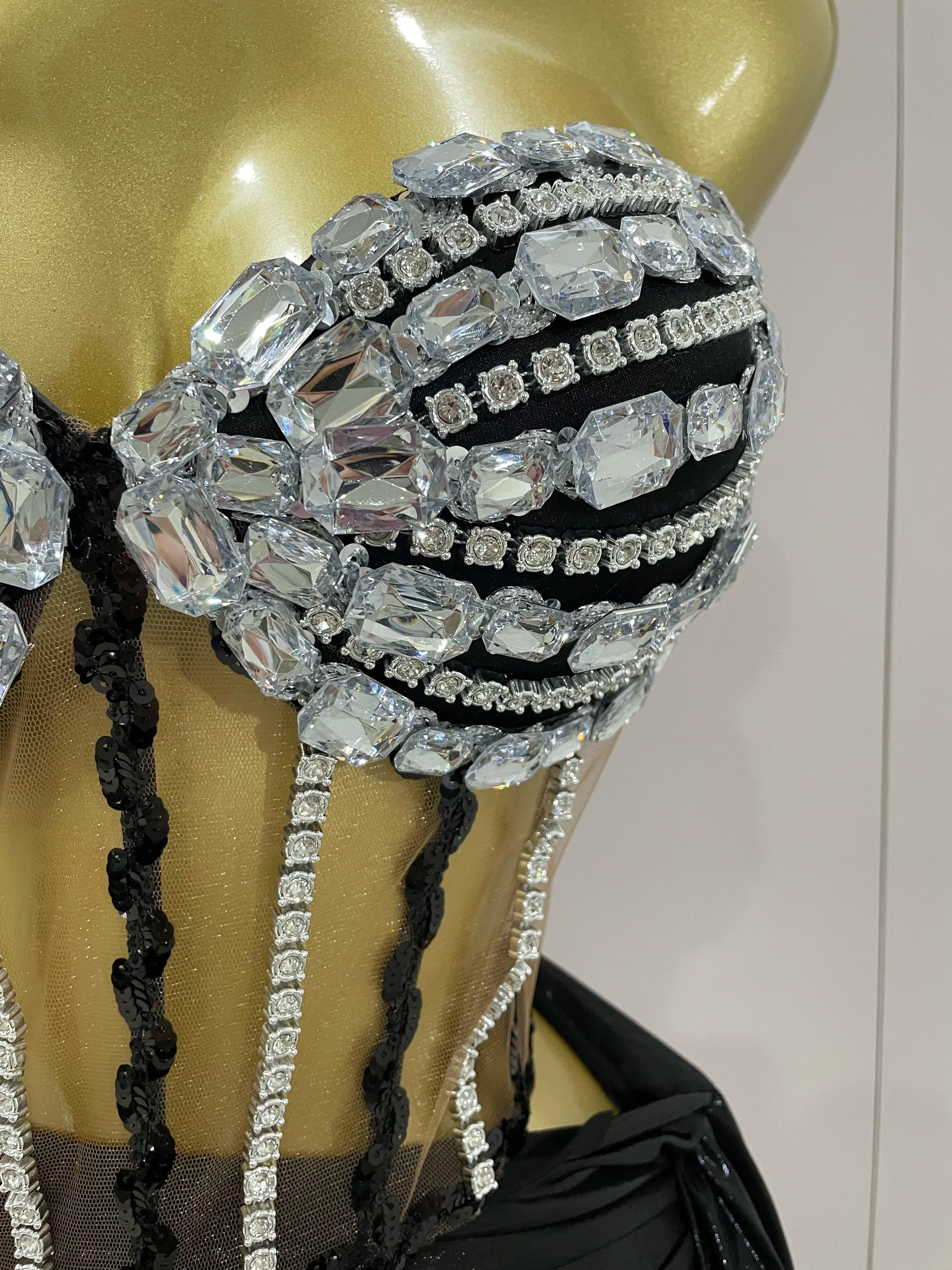 Sexy Shining Rhinestone Sequin 2 Pieces Top Skirt Set 2025 Women Celebrity Evening Party Stage Nightclub Performance Costume