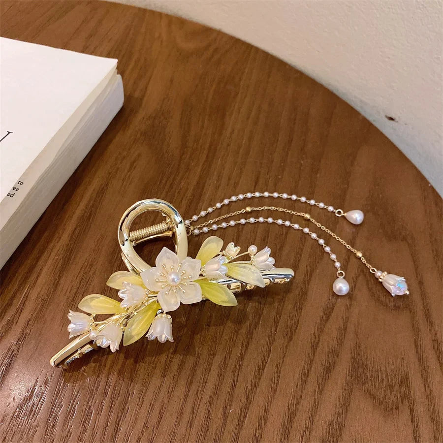 New Fashion pearl crystal flower Metal Hair Claw Clips Simple Non Slip Gold retro Barrettes Hair Jaws For Women Girls Daily gift