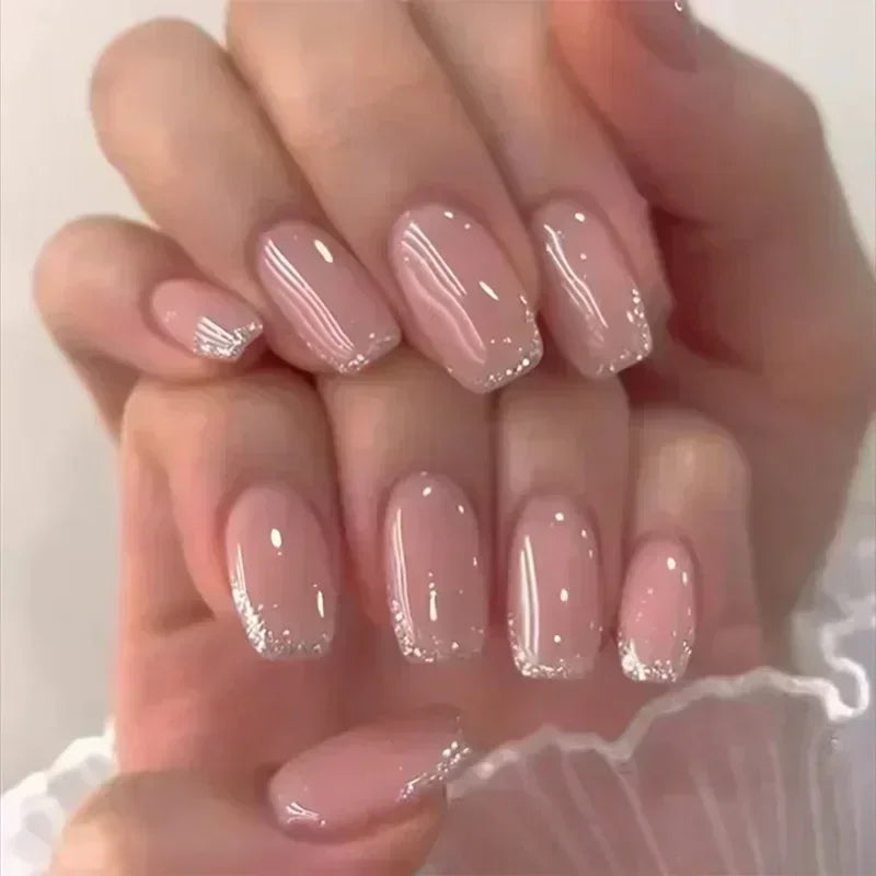 24 peças unhas postiças quadradas curtas médias brilhantes arte de unha branca usável unha postiça prateada francesa cobertura total pressione pontas de unhas
