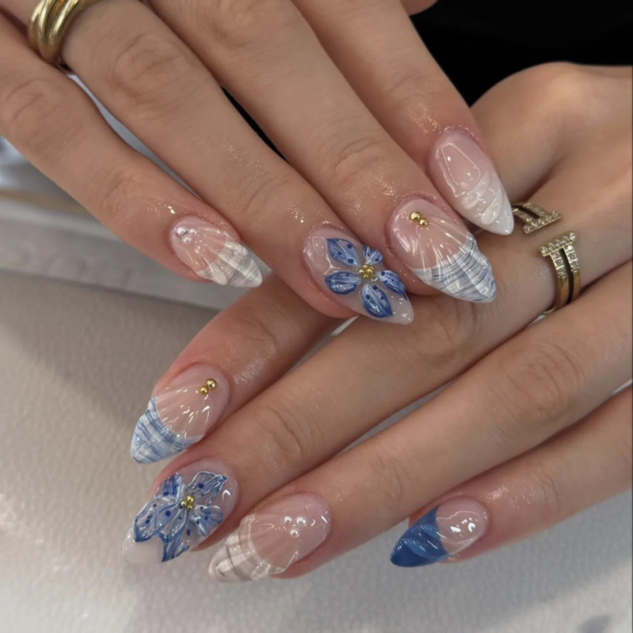 24pcs Blue Ocean Fake Nails Beach Shells Pearl Diamond Design False Nail Tips Korean Sweet Girls Wearable Almond Press on Nails