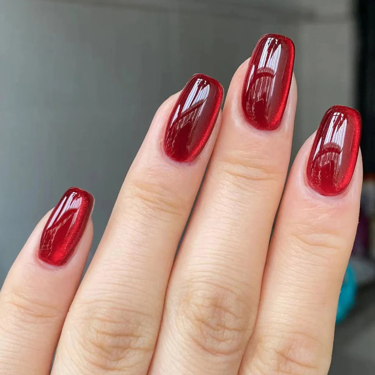 24Pcs  Gradient Color Fake Nail Simple Short Ballet Wearable False Nails with Cat Eye Design Press on Nails Full Cover Nail Tips