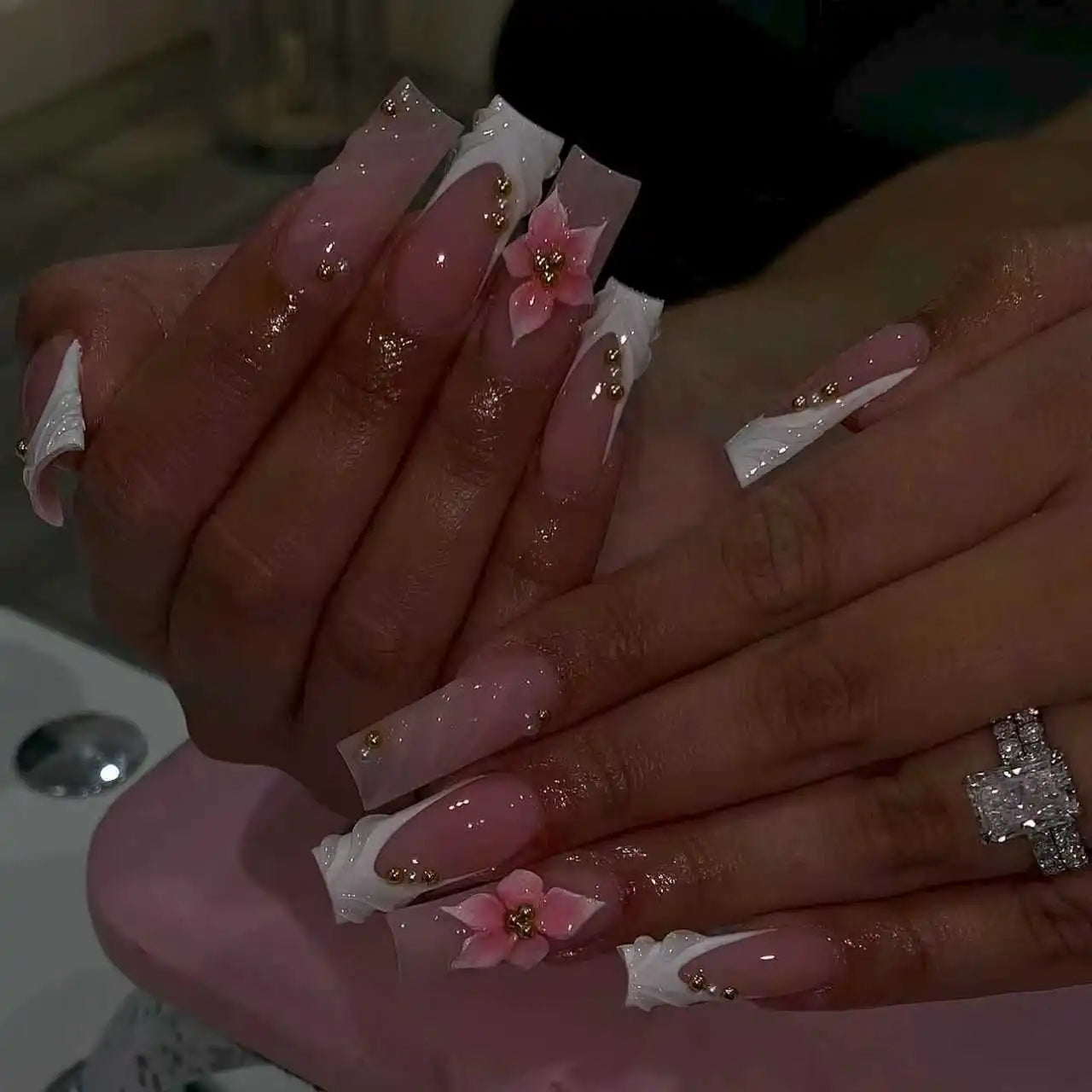 24Pcs Spice Girls Long Coffin False Nails Orange Flowers Pattern Designs Vigorous Manicure 3D Rhinestone Butterfly Wearing Nails