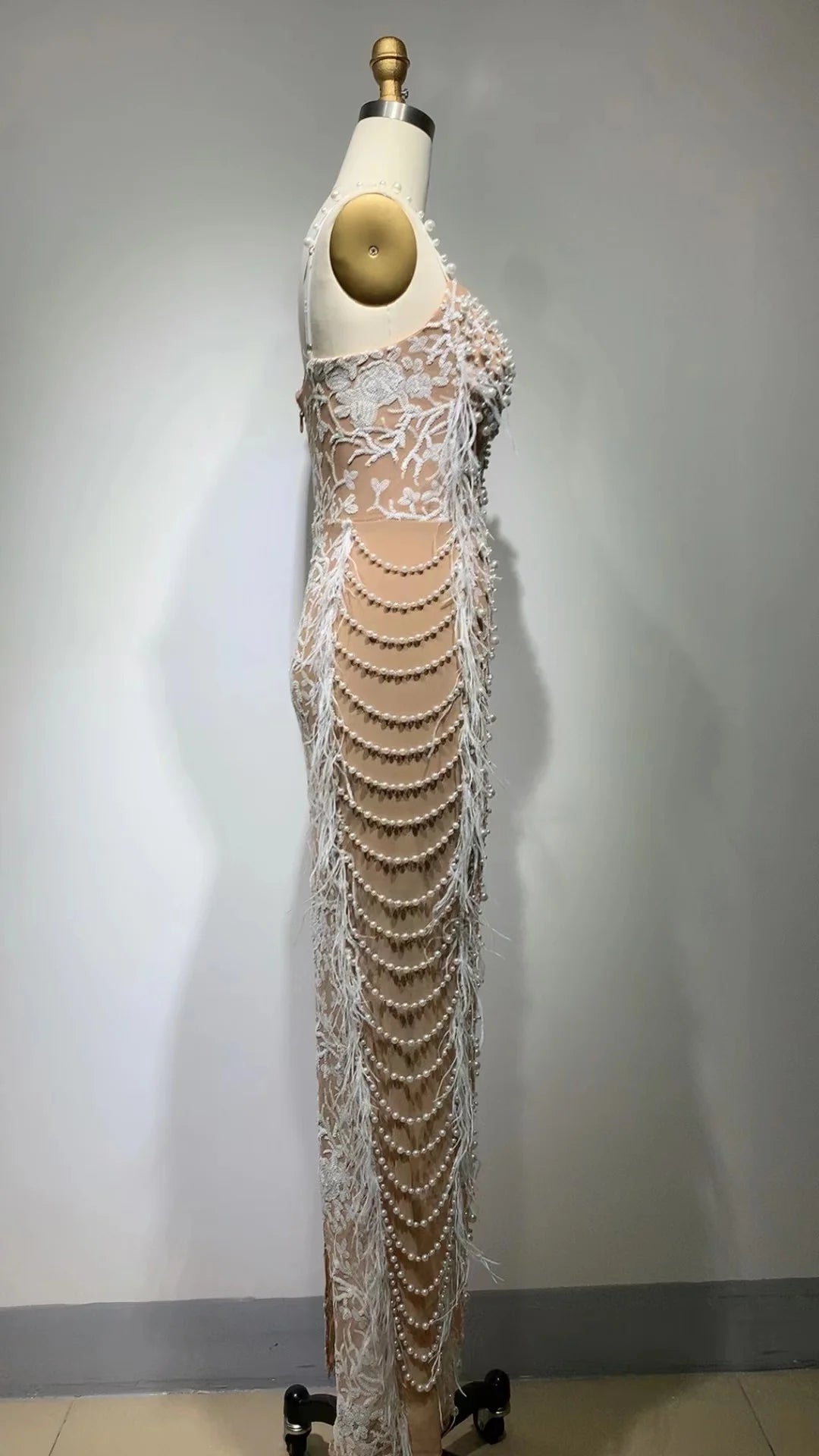 Top Quality Handmake Luxury Women Sleeveless Sexy Feathers Pearl Beading Bodycon Long Dress Fashion Celebrate Red Carpet Dress