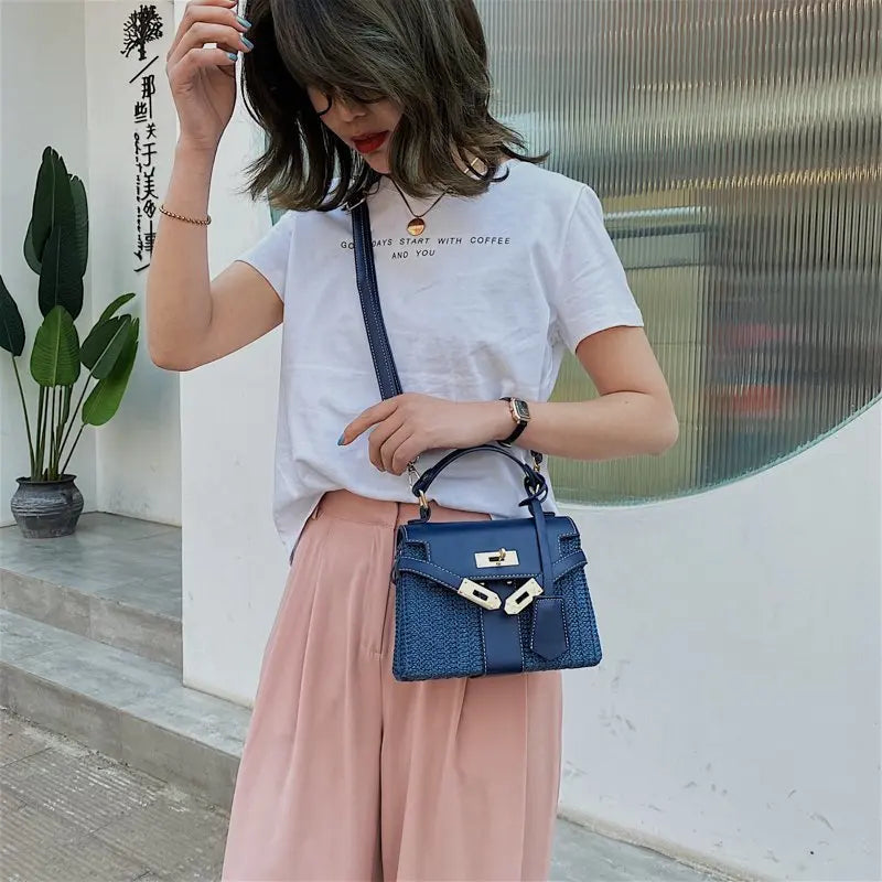 Fashion Box Straw Women Handbags Designer Wicker Woven Shoulder Crossbody Bags Chic Lock Pu Summer Beach Rattan Small Flap