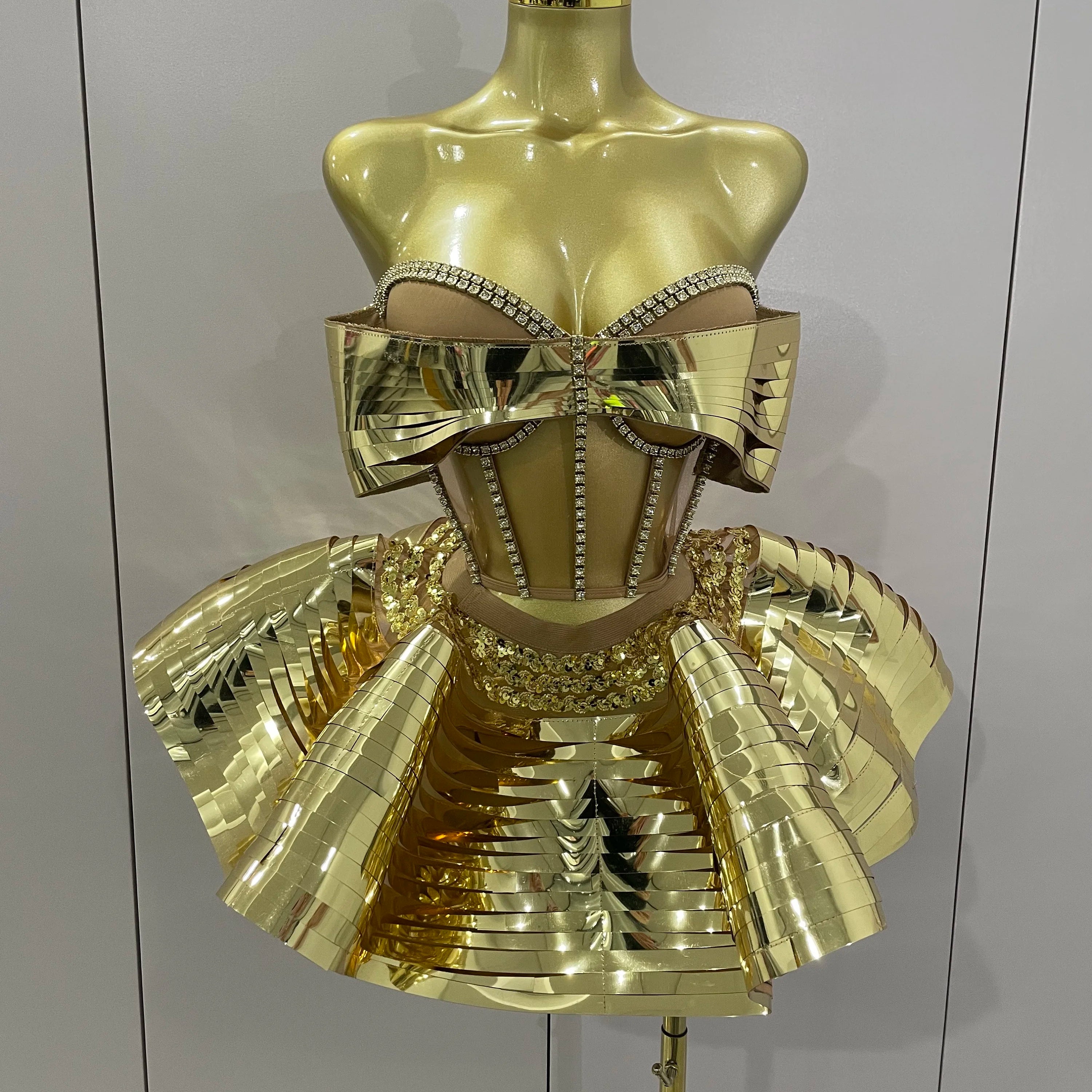 Conjunto de duas peças sexy com lantejoulas prateadas e strass, roupa elegante para festa de aniversário e palco, 2025