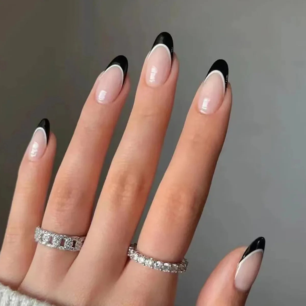 24Pcs Solid Nude Color Fake Nails with Jelly Glue Short Almond Press on False Nails Wearable Oval Finished Full Cover Nail Tips