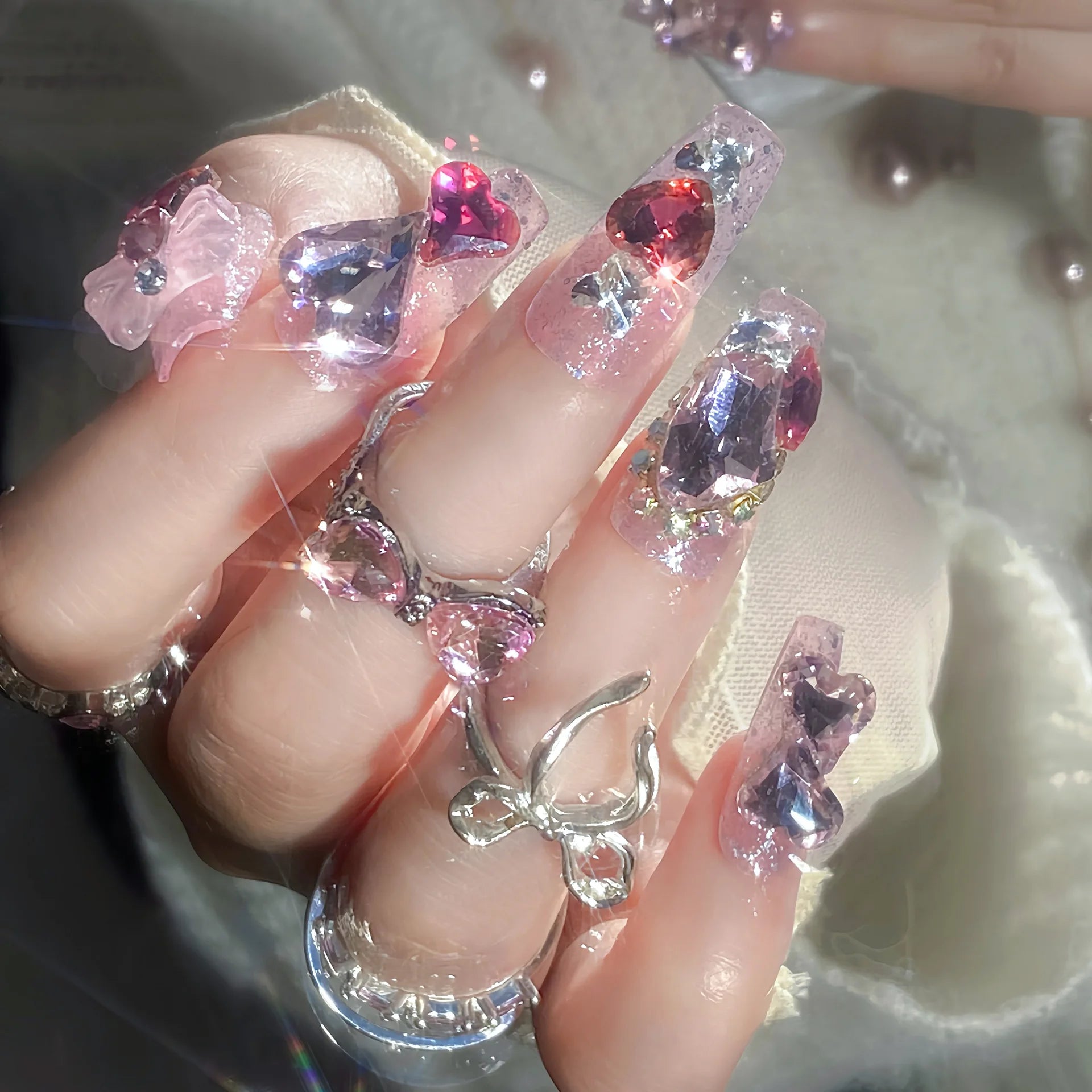 24pcs Love Crystal Decor Press on Nails Pink Bow Design Fake Nail Tips Bride Wedding Wearable Shiny Coffin Head Fake Nails